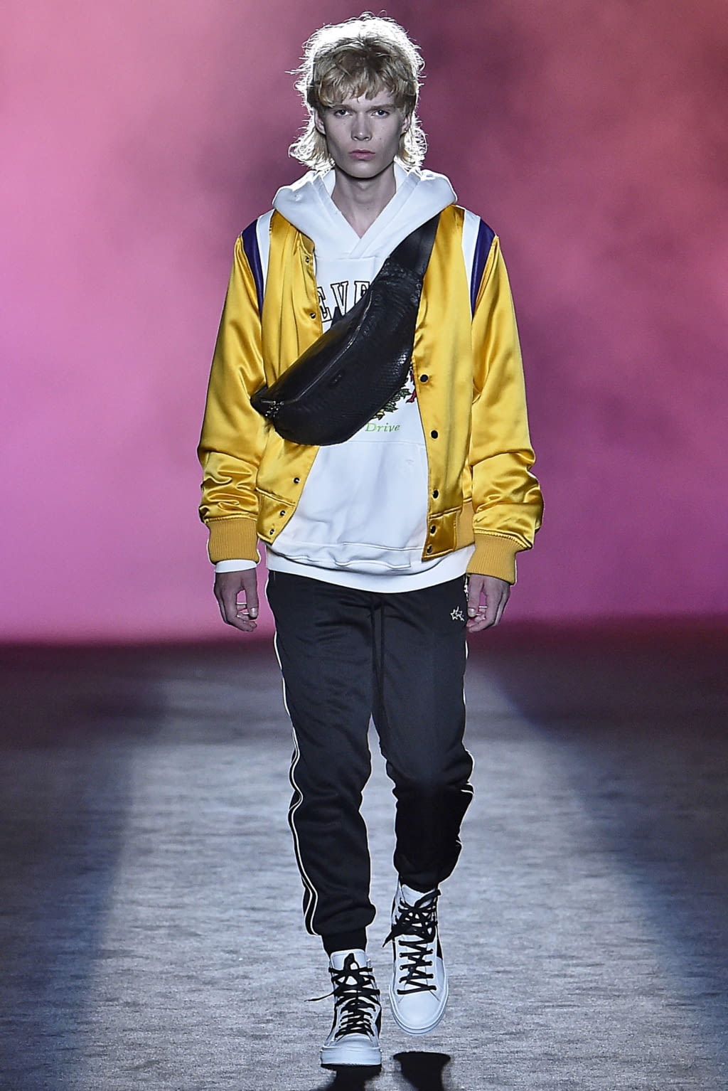 Fashion Week Paris Spring/Summer 2019 look 21 from the Amiri collection 男装
