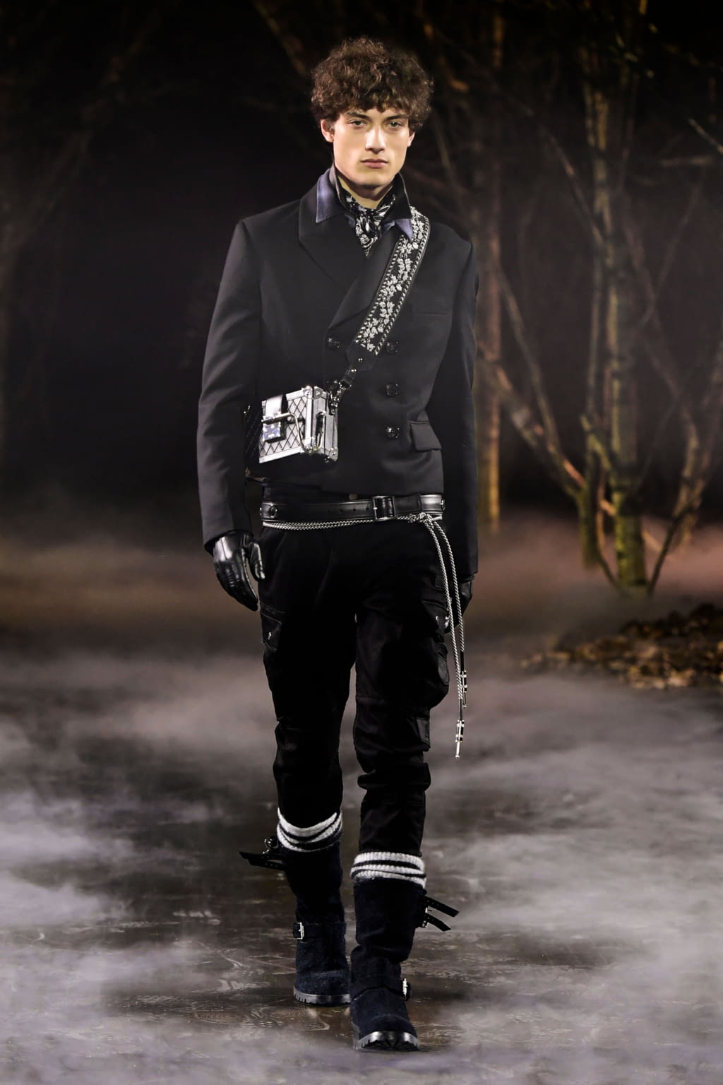 Fashion Week Paris Fall/Winter 2019 look 1 from the Amiri collection menswear