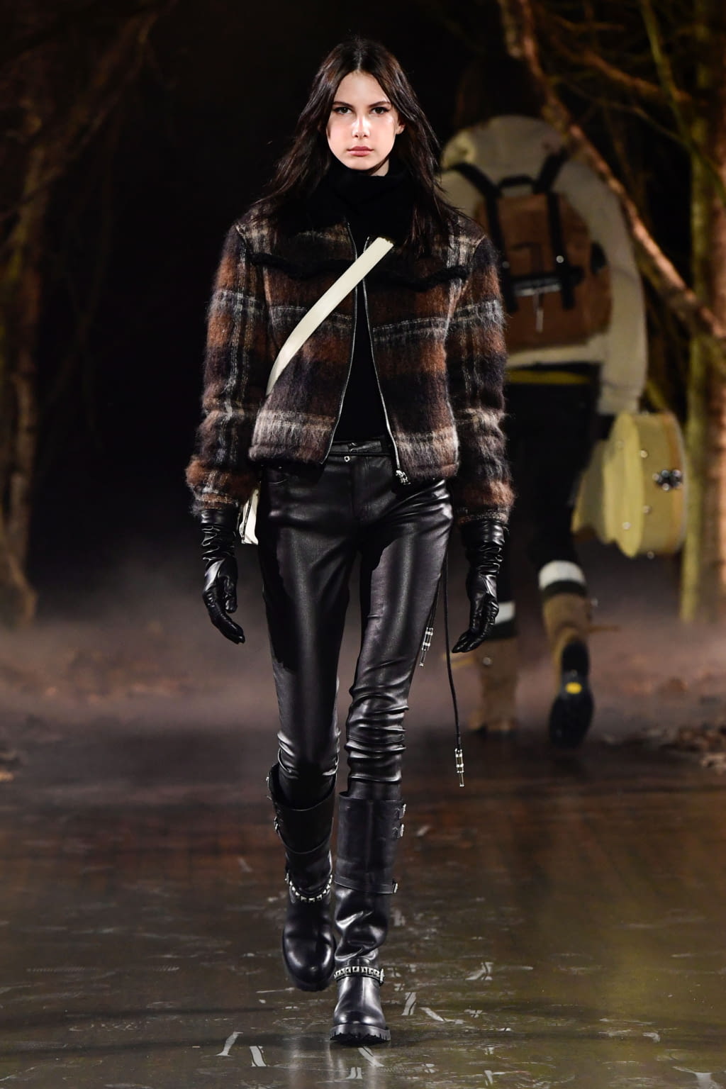 Fashion Week Paris Fall/Winter 2019 look 24 from the Amiri collection 男装