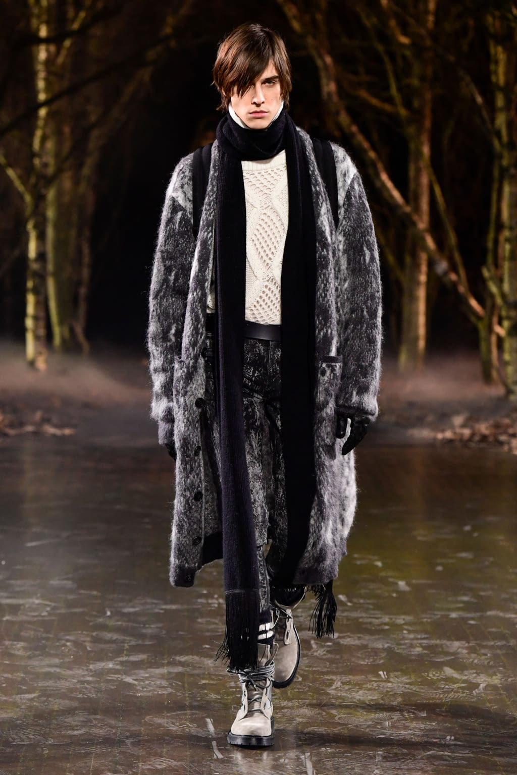 Fashion Week Paris Fall/Winter 2019 look 28 from the Amiri collection 男装