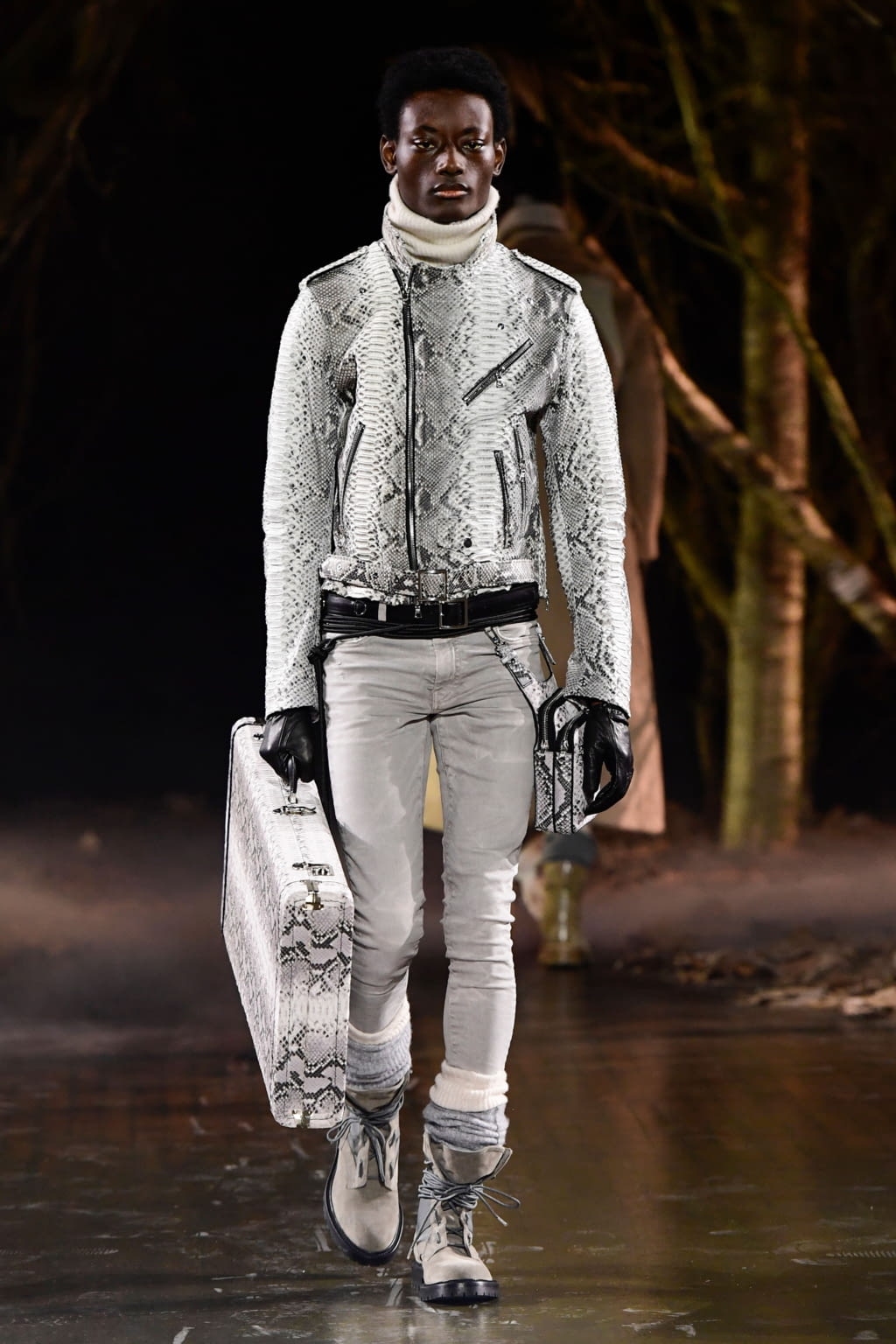 Fashion Week Paris Fall/Winter 2019 look 34 from the Amiri collection menswear
