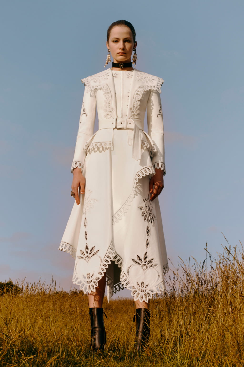 Fashion Week Paris Resort 2019 look 4 from the Alexander McQueen collection 女装