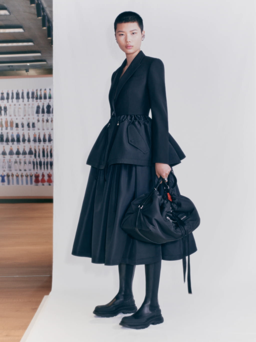 Fashion Week Paris Pre-Fall 2021 look 4 from the Alexander McQueen collection womenswear