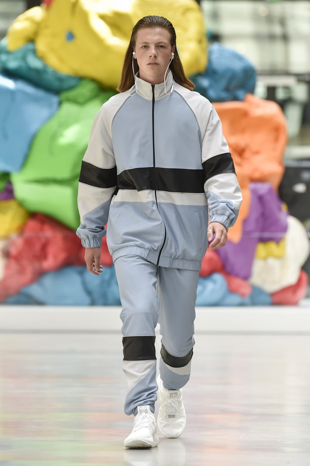 Fashion Week Paris Spring/Summer 2019 look 6 from the Andrea Crews collection 男装