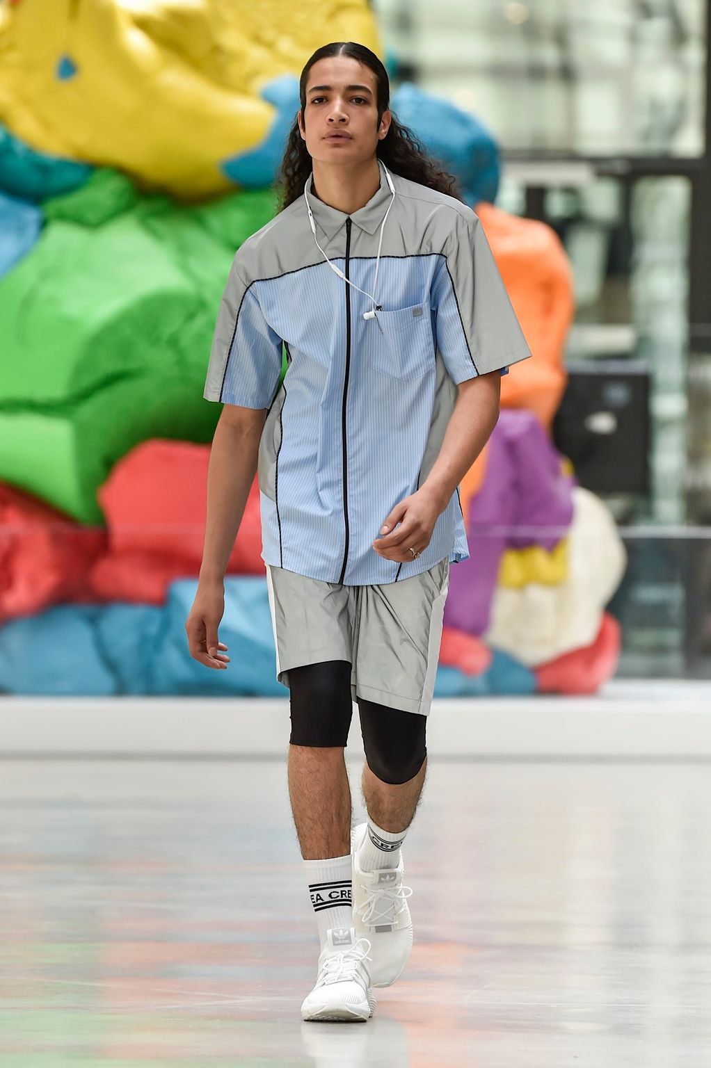 Fashion Week Paris Spring/Summer 2019 look 23 from the Andrea Crews collection 男装