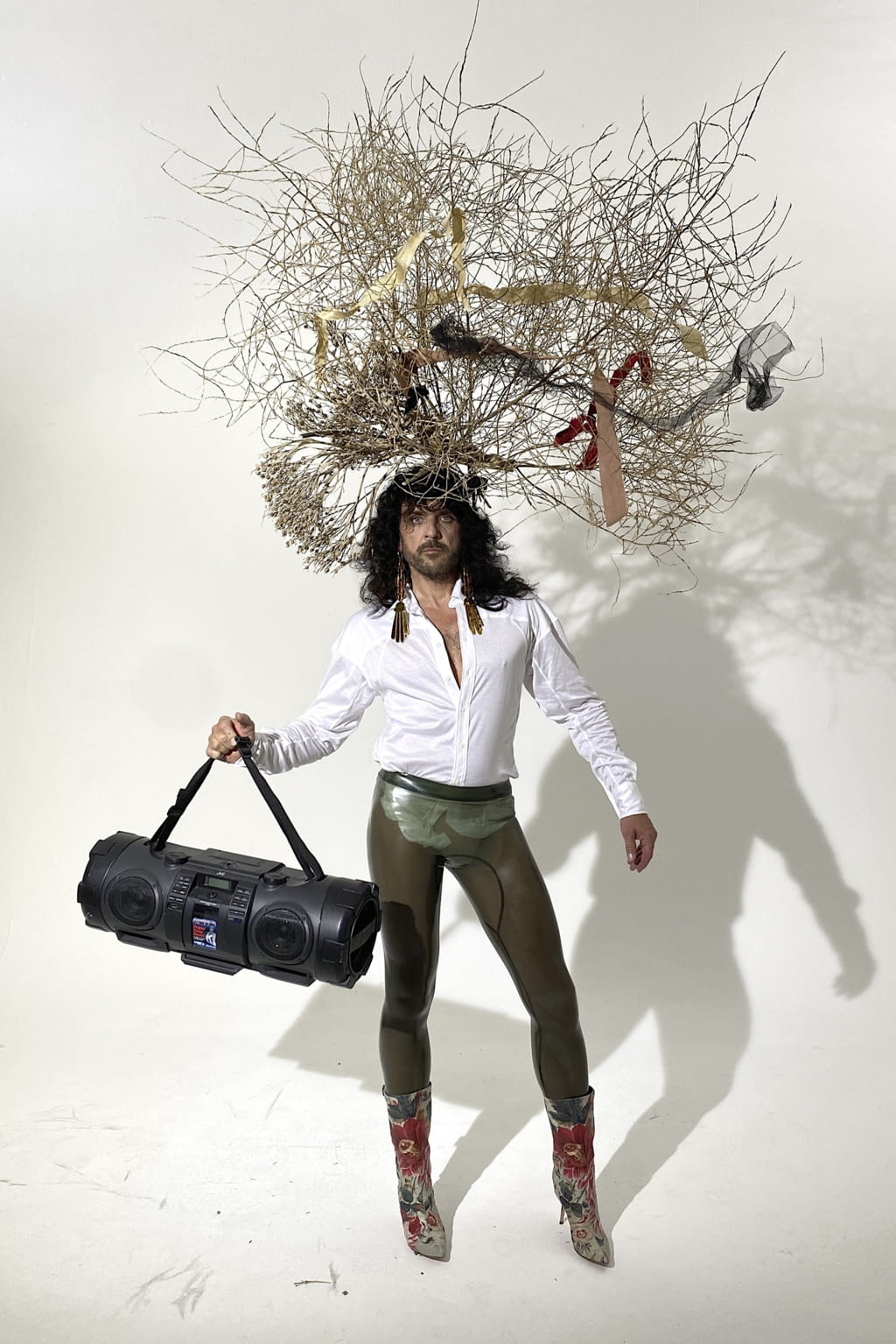 Fashion Week Paris Spring/Summer 2021 look 35 from the Andreas Kronthaler for Vivienne Westwood collection 女装