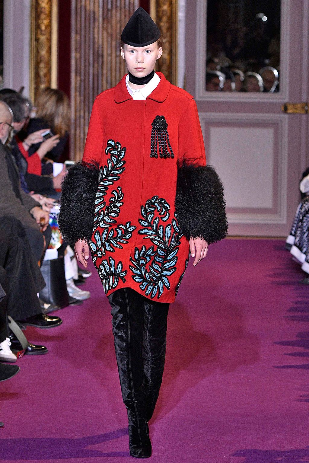 Fashion Week Paris Fall/Winter 2018 look 15 from the Andrew GN collection womenswear