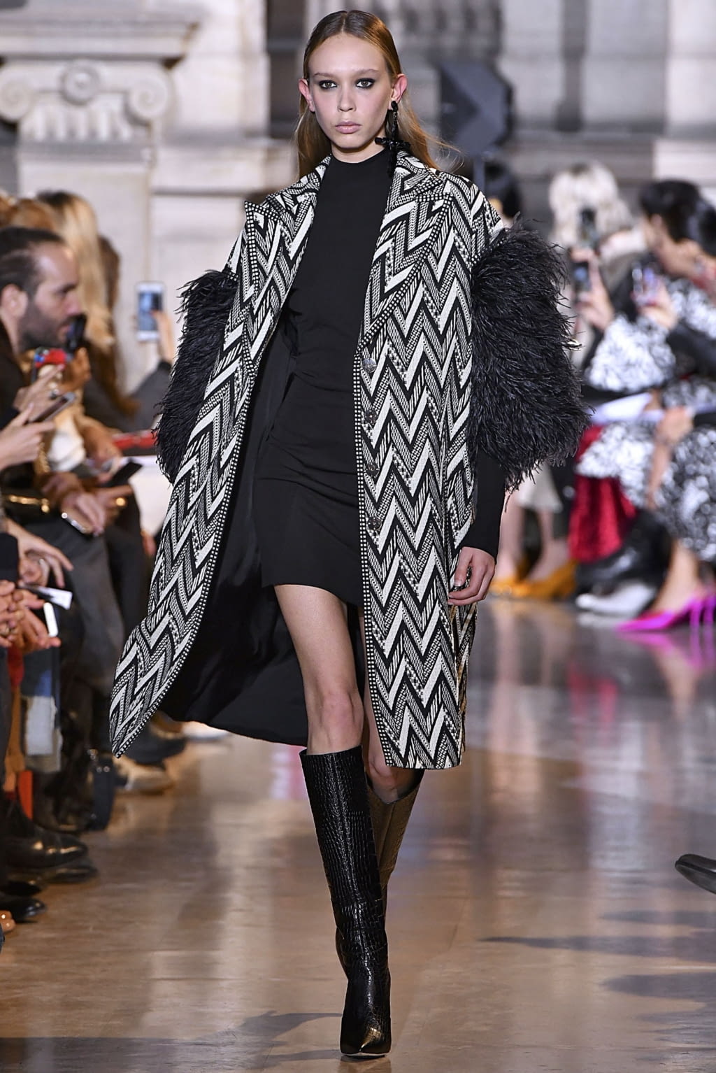 Fashion Week Paris Fall/Winter 2019 look 2 de la collection Andrew GN womenswear