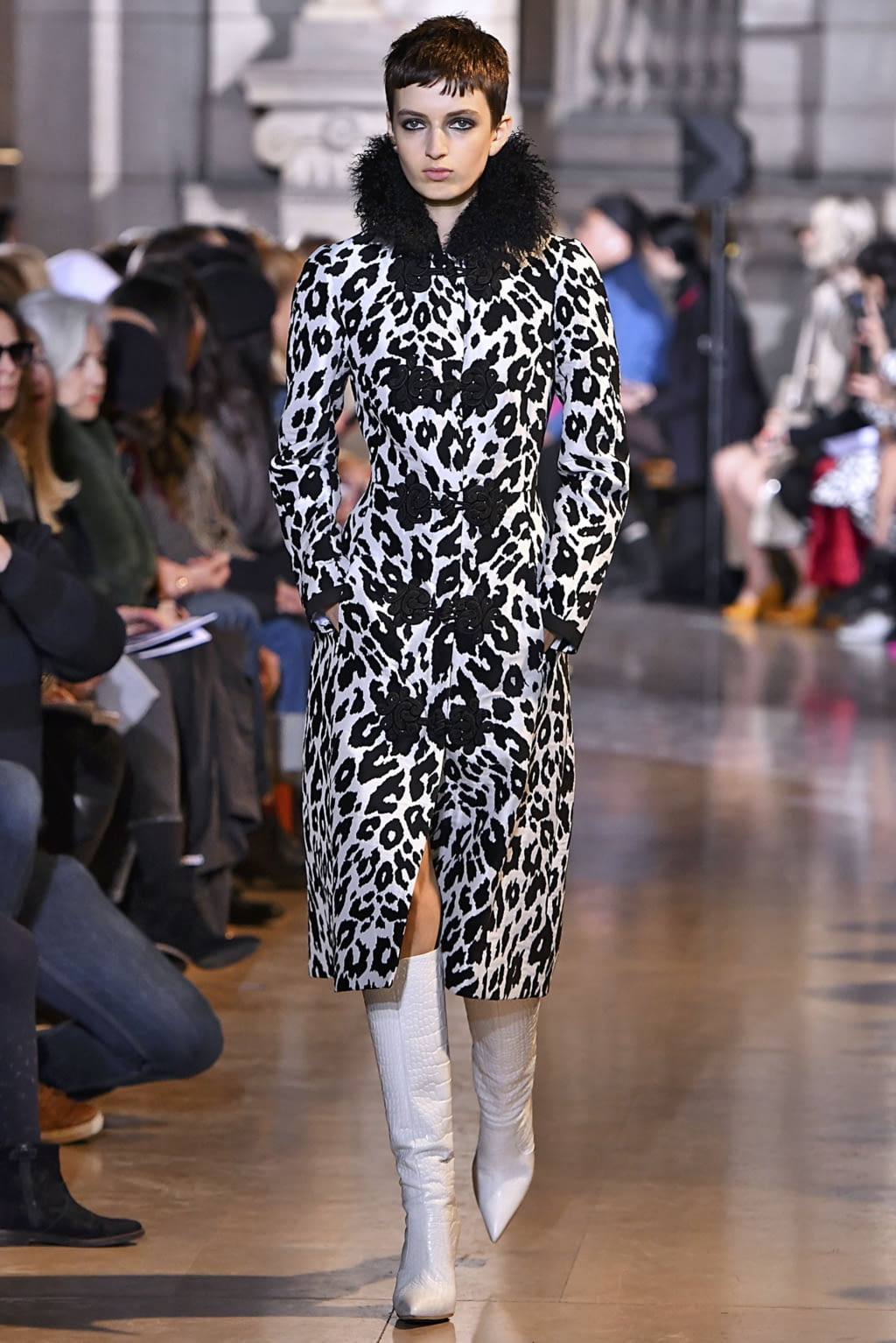 Fashion Week Paris Fall/Winter 2019 look 13 de la collection Andrew GN womenswear