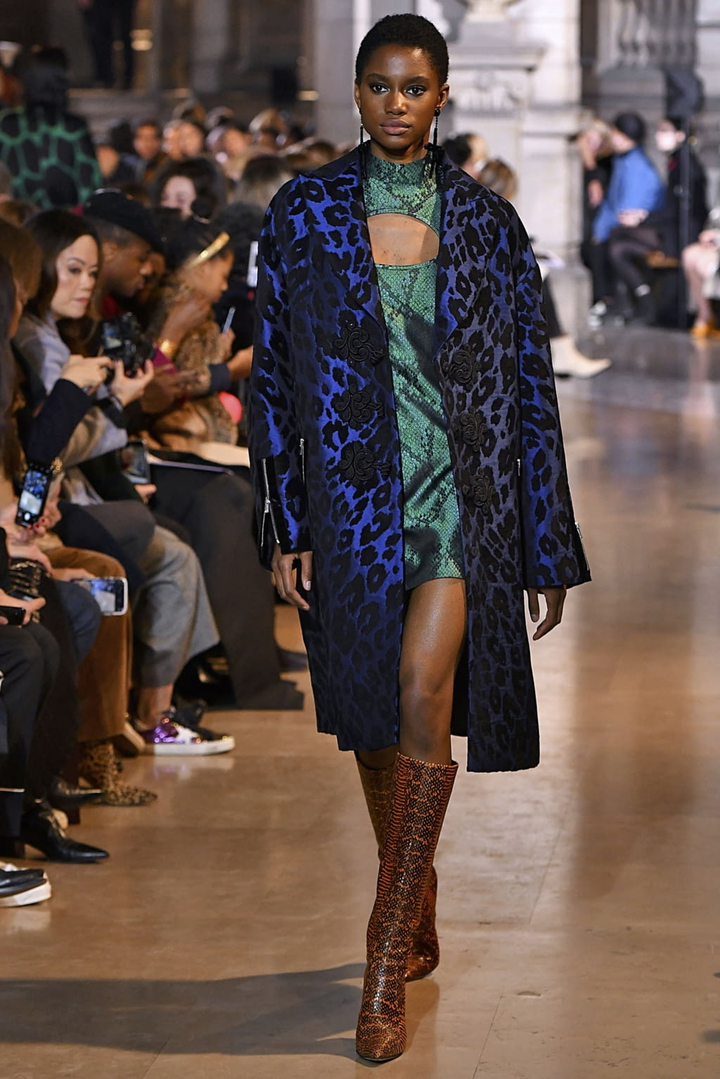 Fashion Week Paris Fall/Winter 2019 look 19 de la collection Andrew GN womenswear
