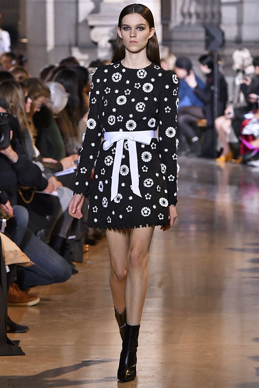 Fashion Week Paris Fall/Winter 2019 look 43 from the Andrew GN collection womenswear