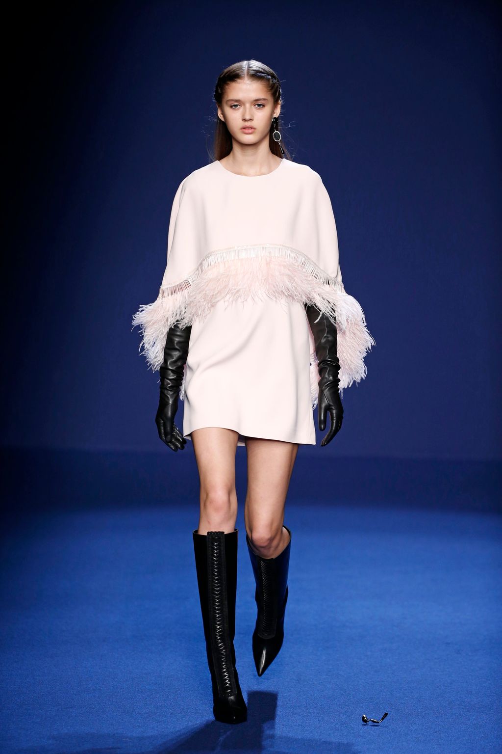 Fashion Week Paris Fall/Winter 2016 look 22 from the Andrew GN collection womenswear