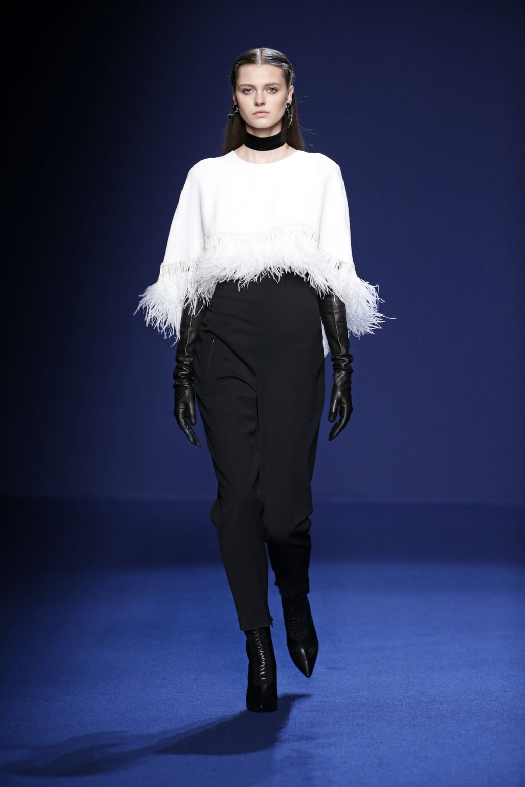 Fashion Week Paris Fall/Winter 2016 look 23 de la collection Andrew GN womenswear
