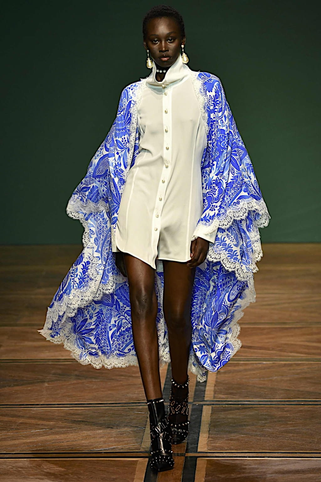 Fashion Week Paris Spring/Summer 2020 look 2 de la collection Andrew GN womenswear