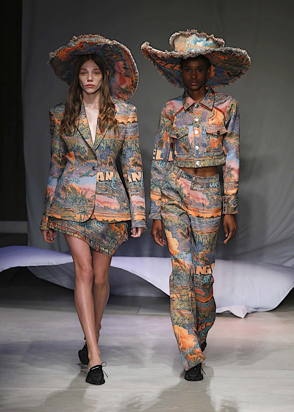 Fashion Week Milan Spring/Summer 2020 look 1 de la collection Angel Chen womenswear