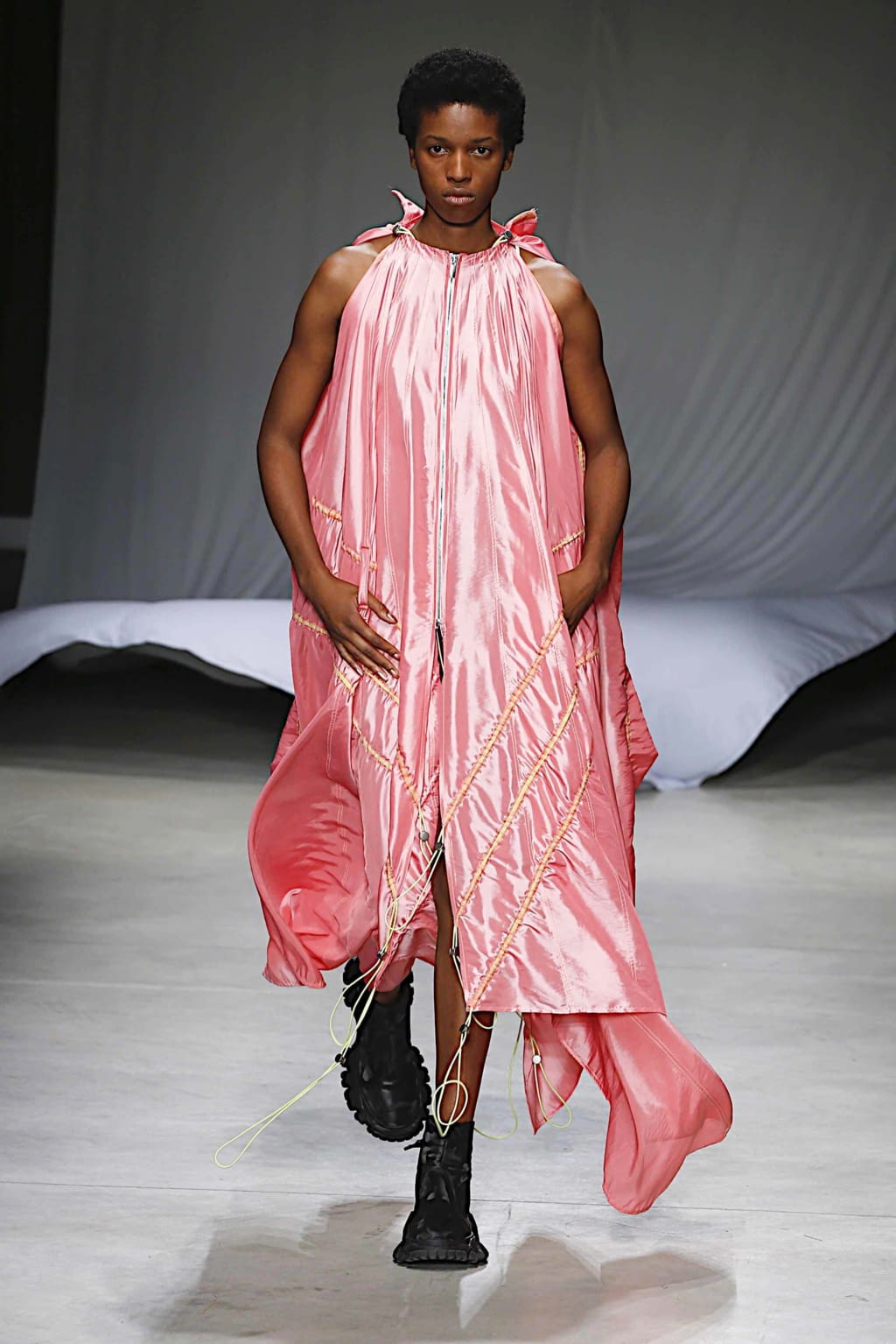 Fashion Week Milan Spring/Summer 2020 look 17 de la collection Angel Chen womenswear