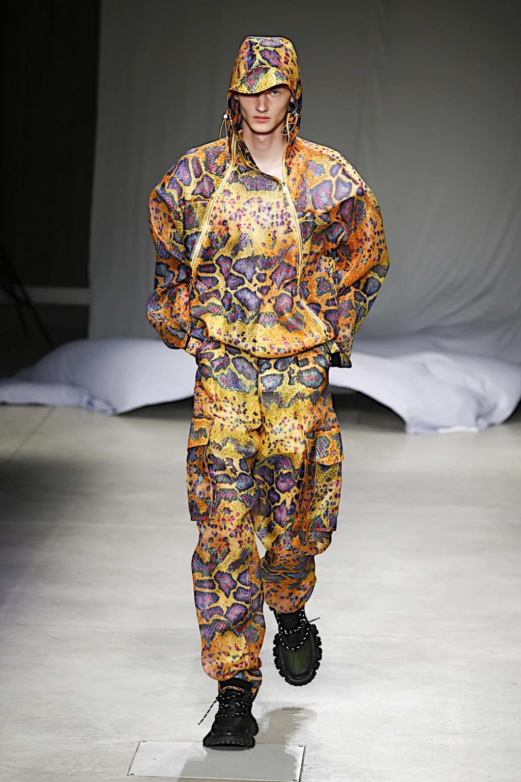 Fashion Week Milan Spring/Summer 2020 look 34 from the Angel Chen collection 女装