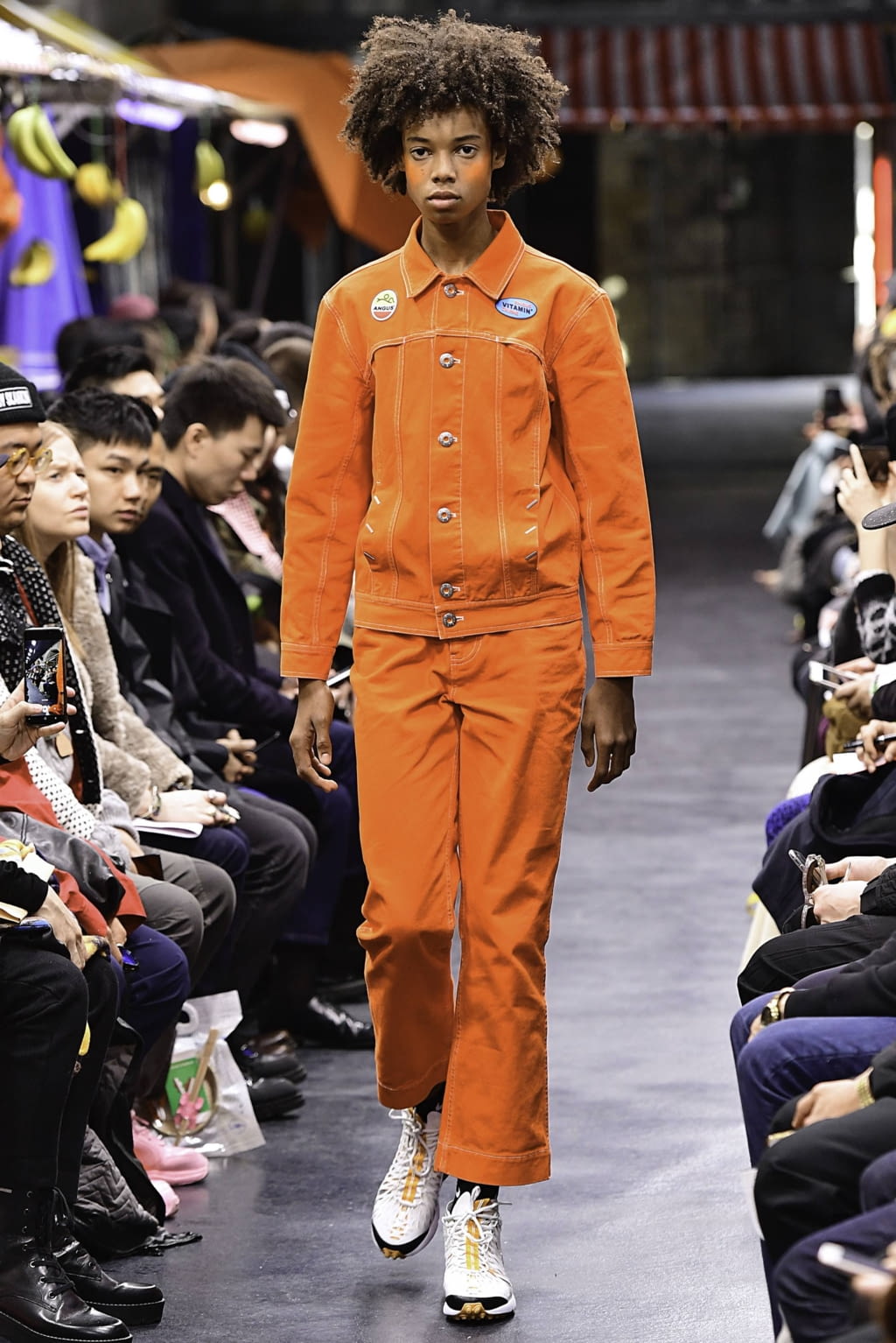 Fashion Week Paris Fall/Winter 2019 look 1 de la collection Angus Chiang menswear