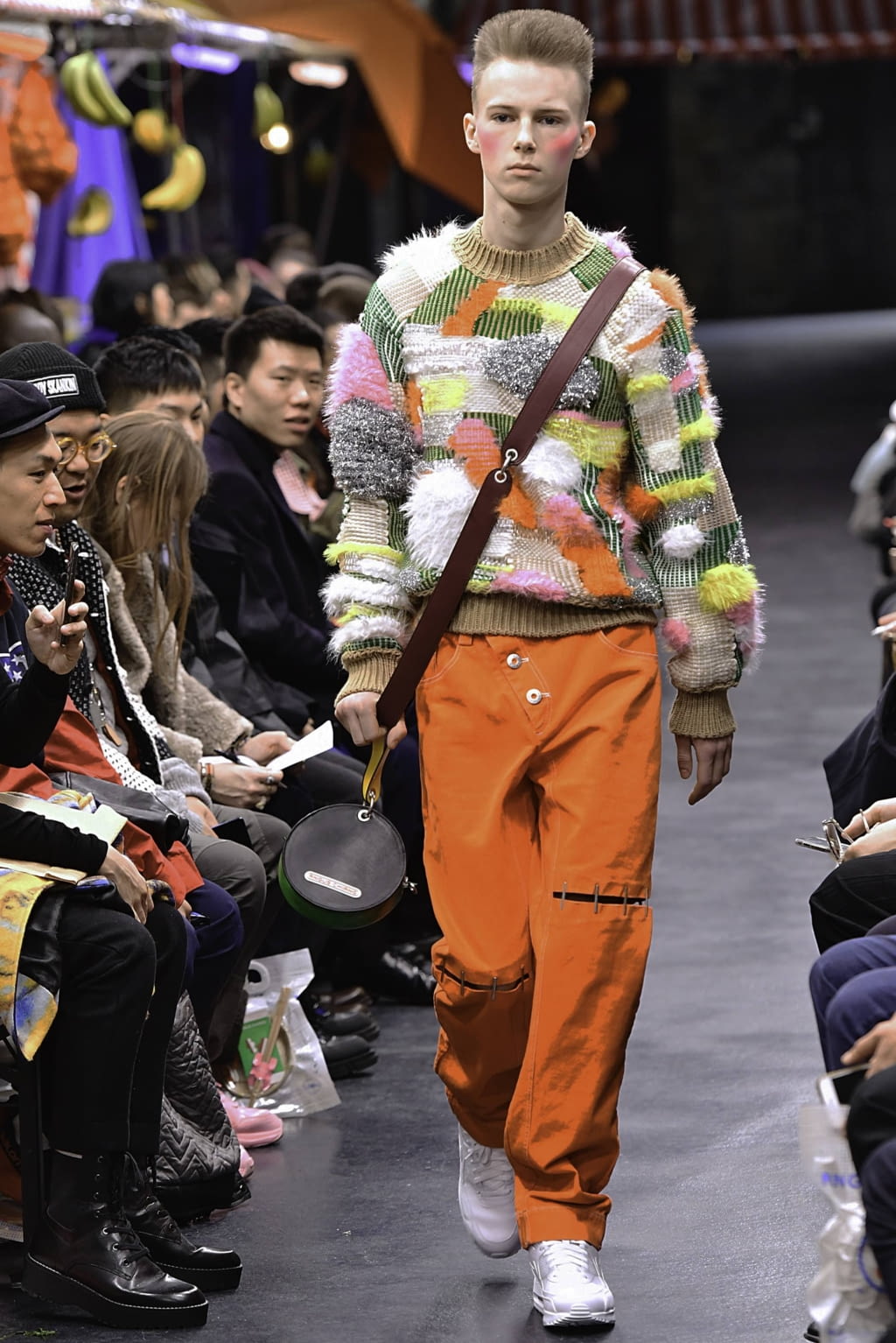 Fashion Week Paris Fall/Winter 2019 look 19 de la collection Angus Chiang menswear