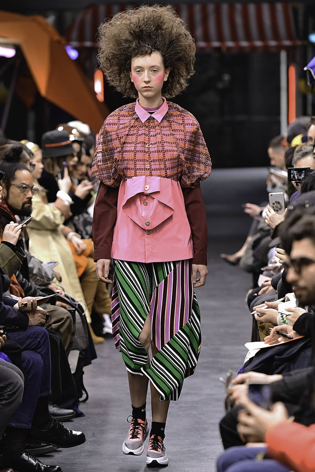 Fashion Week Paris Fall/Winter 2019 look 30 de la collection Angus Chiang menswear
