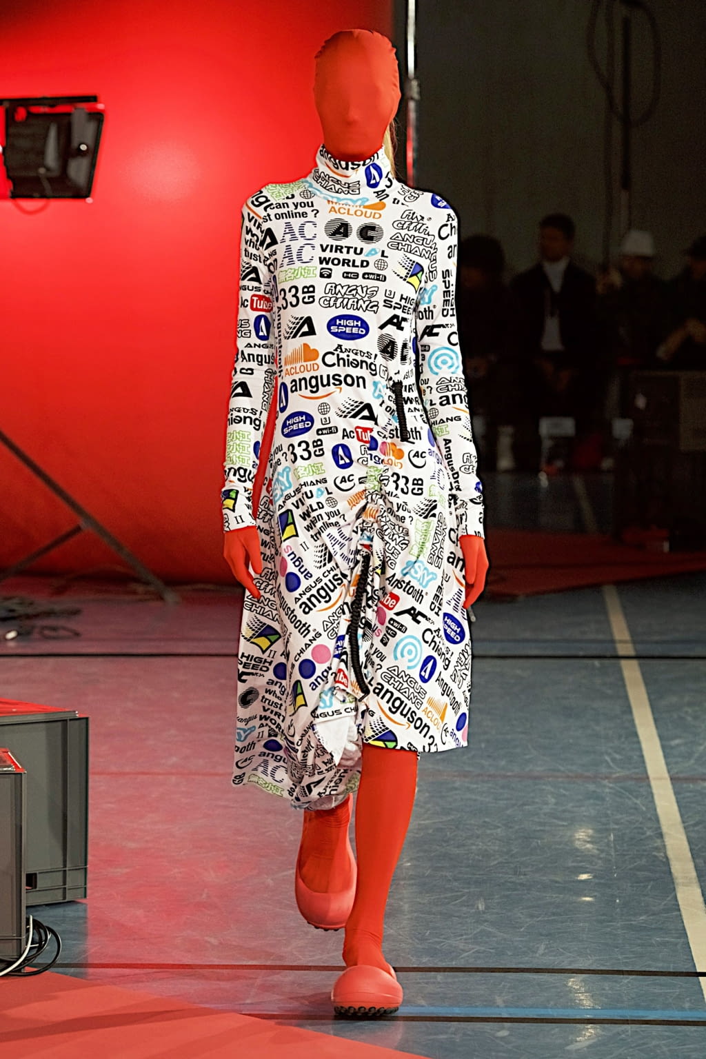 Fashion Week Paris Fall/Winter 2020 look 11 de la collection Angus Chiang menswear