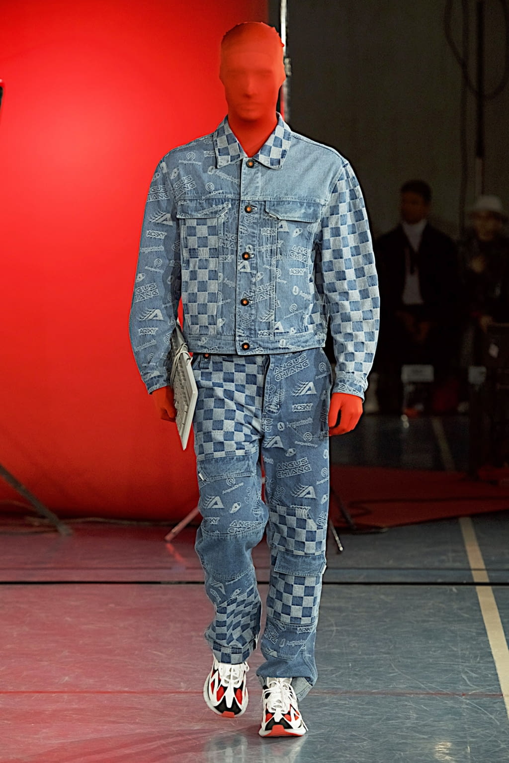 Fashion Week Paris Fall/Winter 2020 look 13 from the Angus Chiang collection menswear