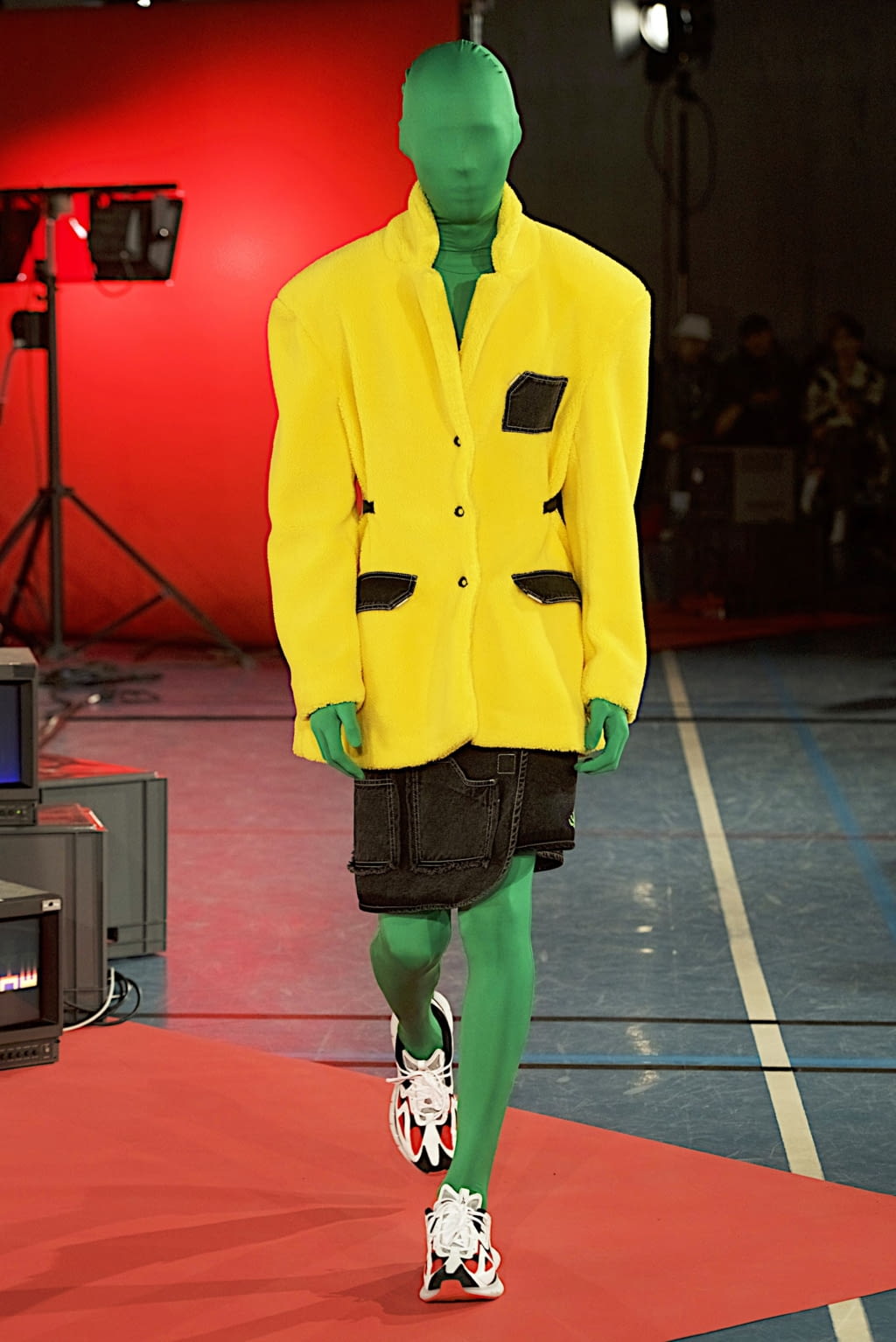 Fashion Week Paris Fall/Winter 2020 look 43 from the Angus Chiang collection menswear