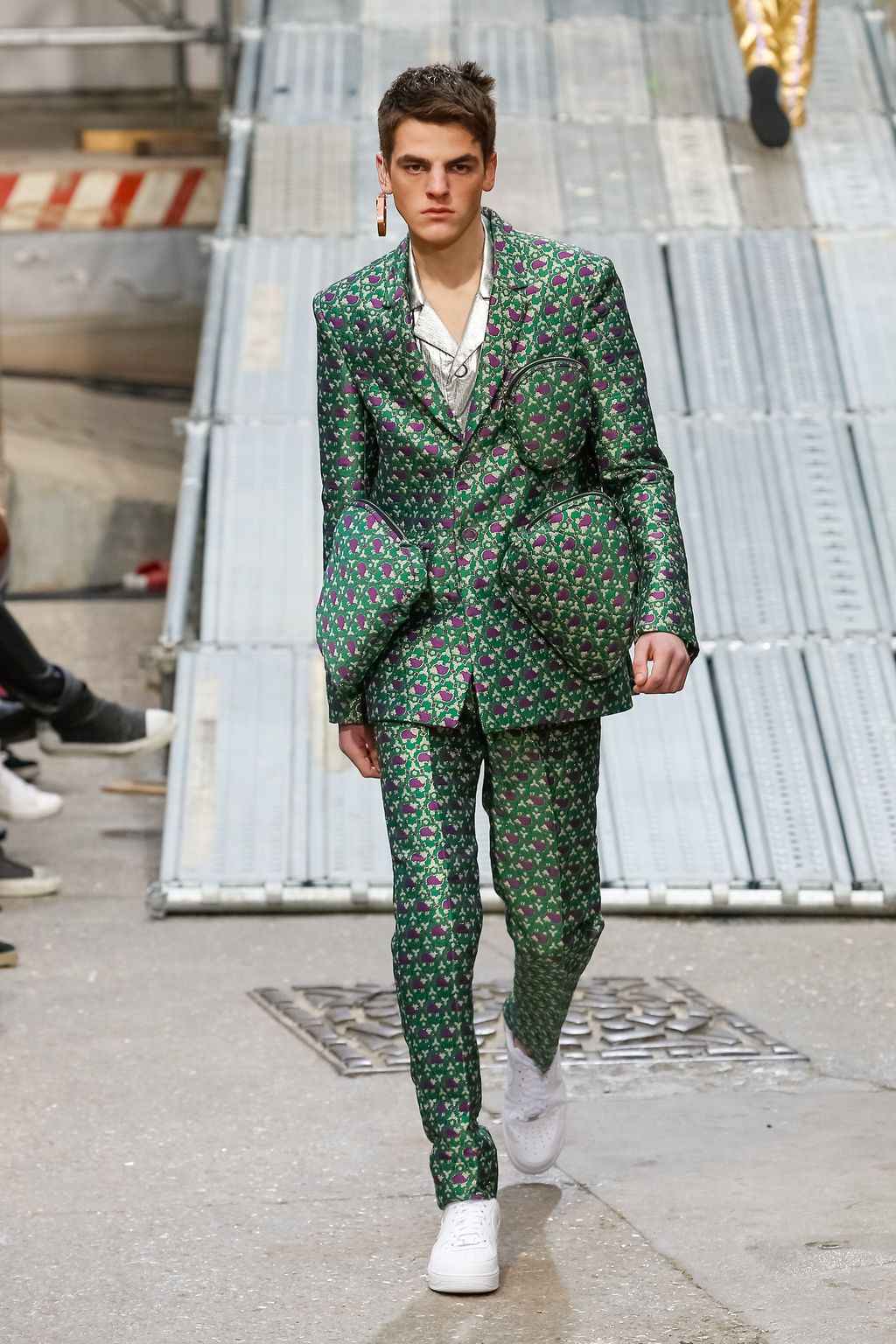 Fashion Week Paris Fall/Winter 2018 look 14 from the Angus Chiang collection menswear