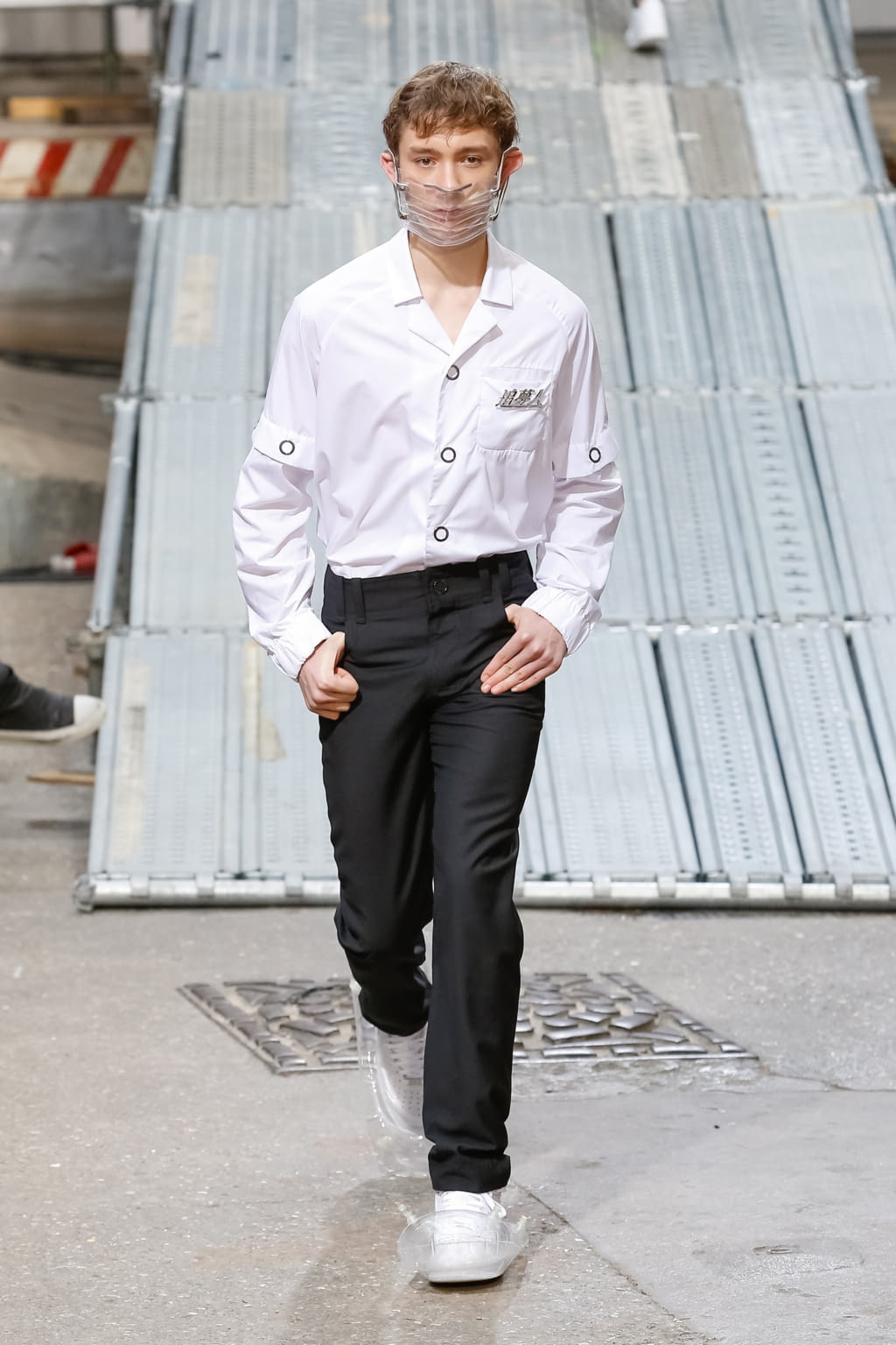Fashion Week Paris Fall/Winter 2018 look 15 from the Angus Chiang collection 男装