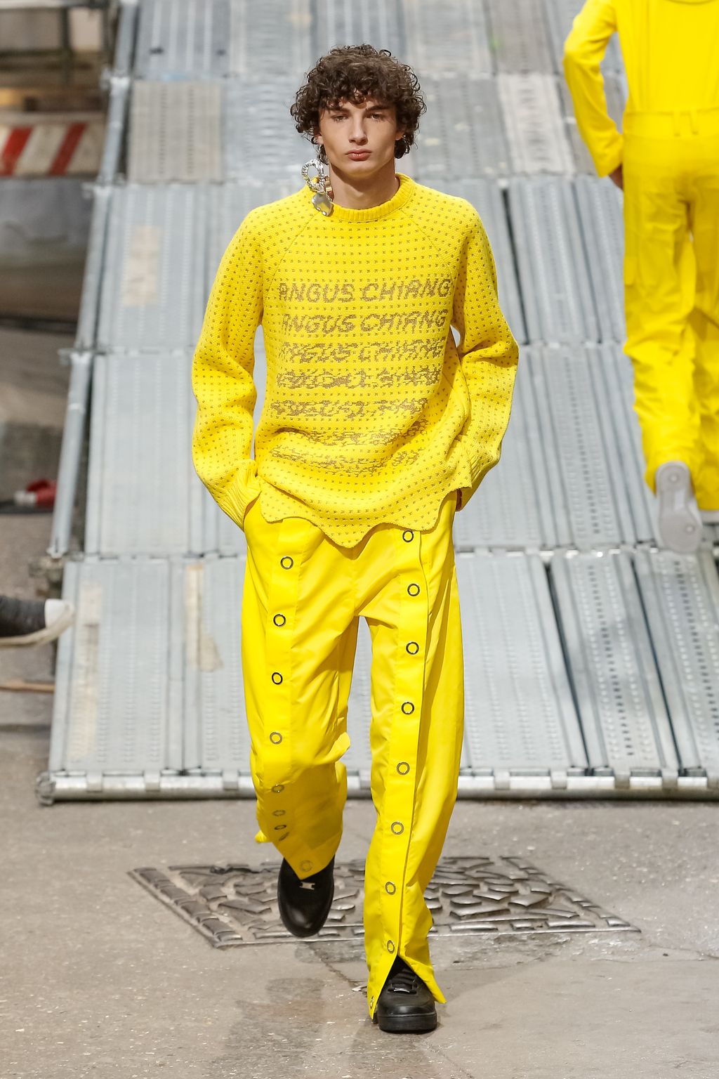 Fashion Week Paris Fall/Winter 2018 look 19 from the Angus Chiang collection menswear