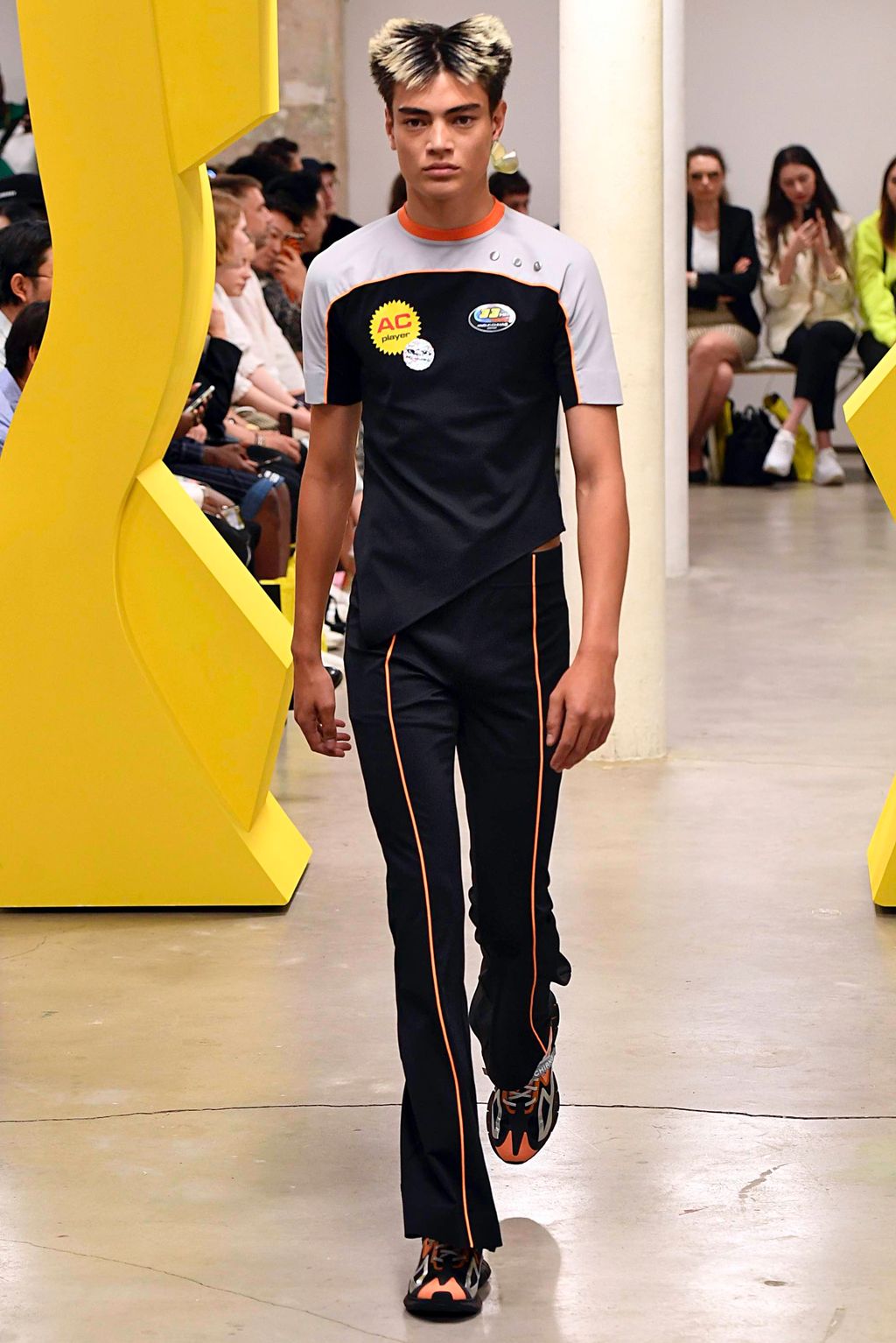 Fashion Week Paris Spring/Summer 2020 look 22 from the Angus Chiang collection menswear