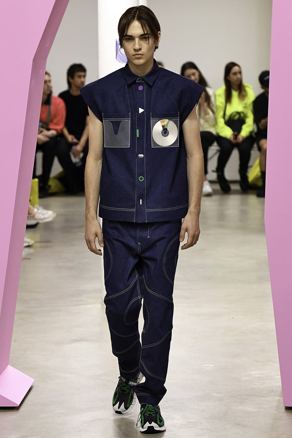 Fashion Week Paris Spring/Summer 2020 look 26 de la collection Angus Chiang menswear