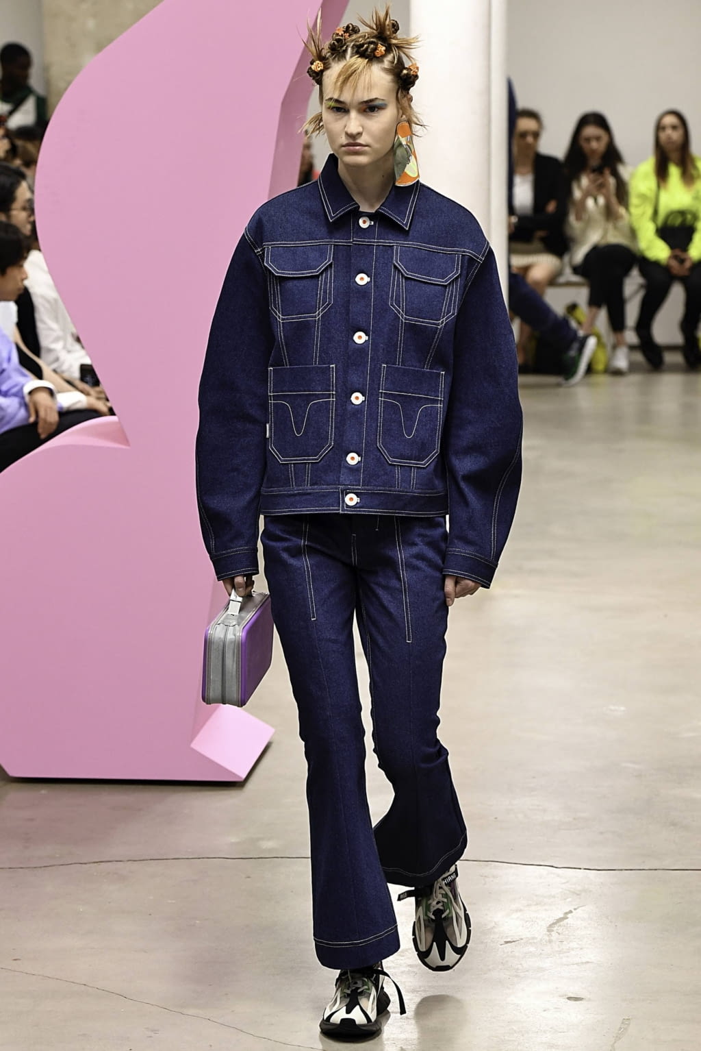 Fashion Week Paris Spring/Summer 2020 look 27 from the Angus Chiang collection 男装
