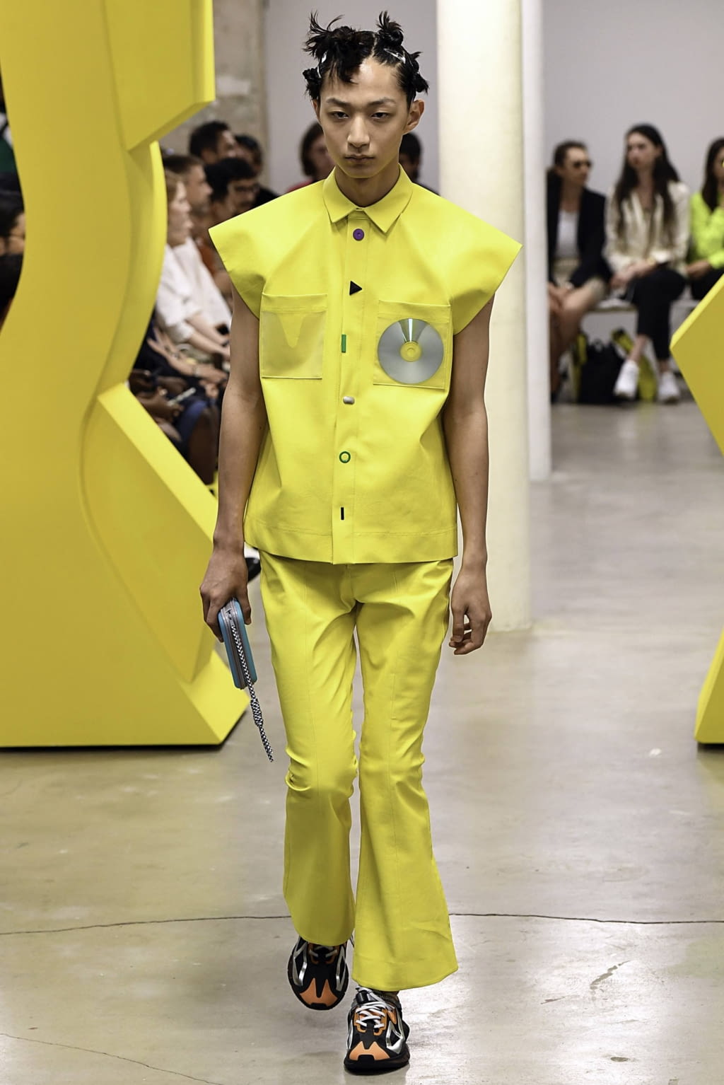 Fashion Week Paris Spring/Summer 2020 look 41 from the Angus Chiang collection menswear