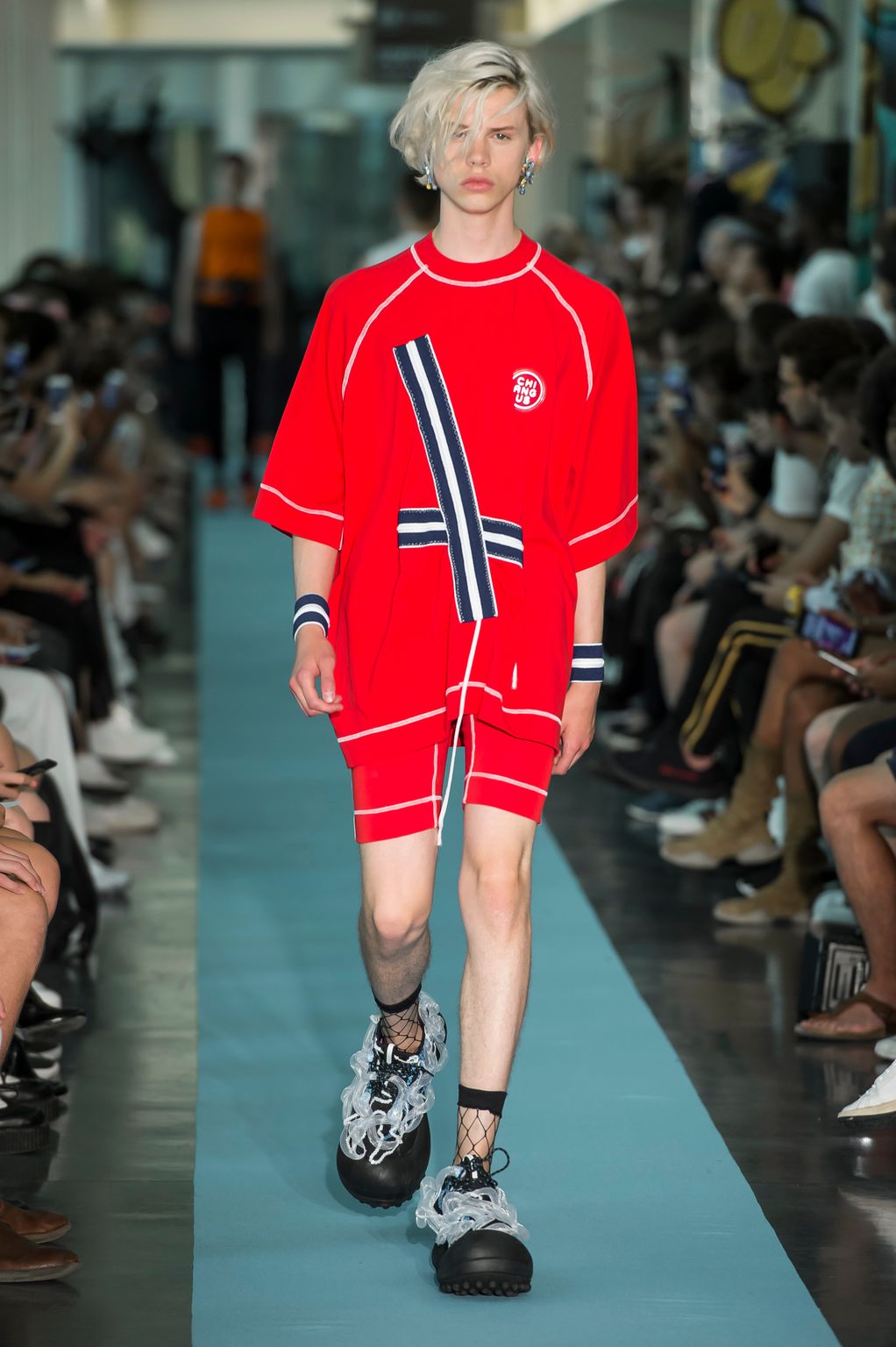 Fashion Week Paris Spring/Summer 2018 look 4 from the Angus Chiang collection 男装