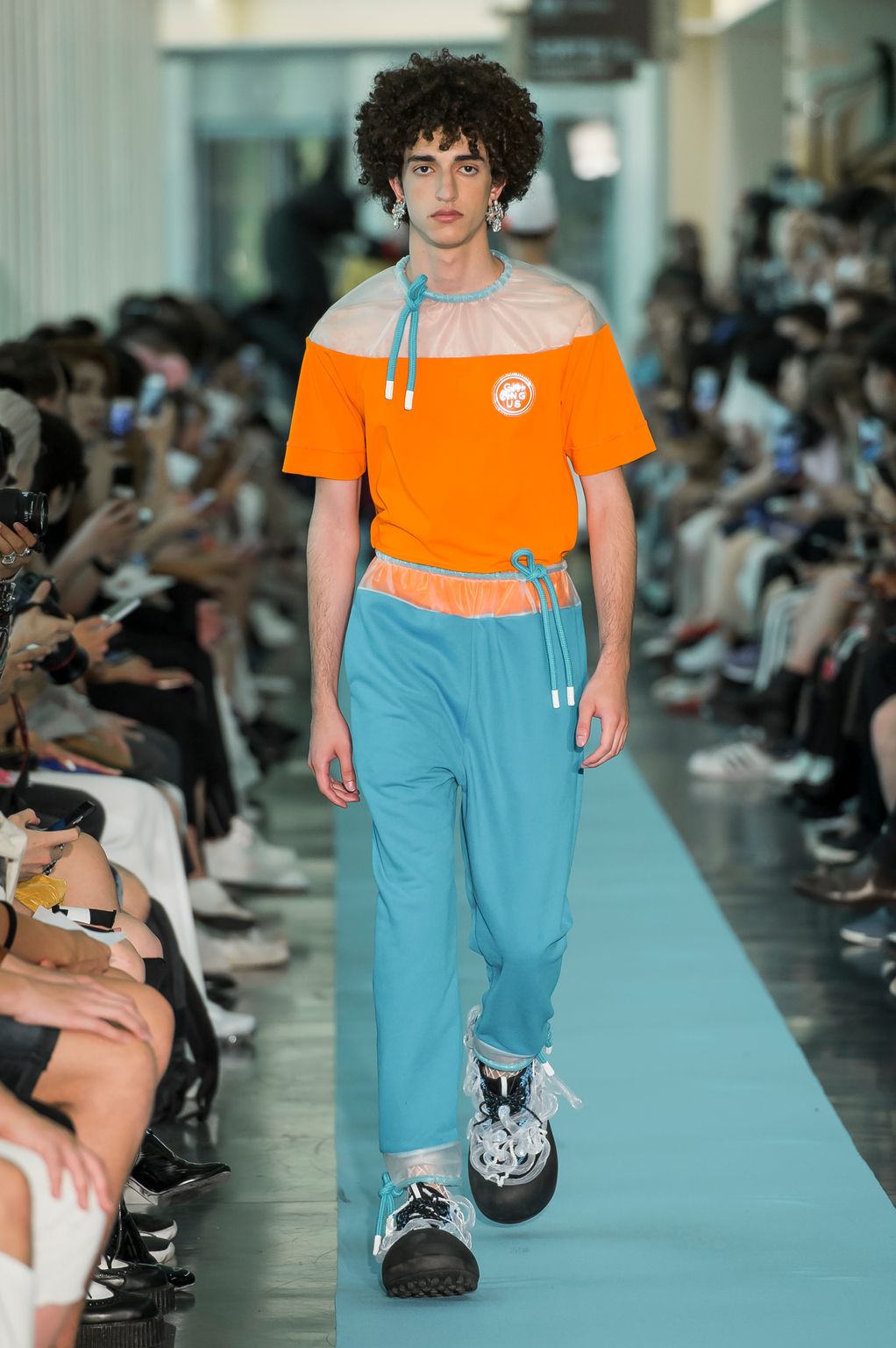 Fashion Week Paris Spring/Summer 2018 look 7 from the Angus Chiang collection 男装