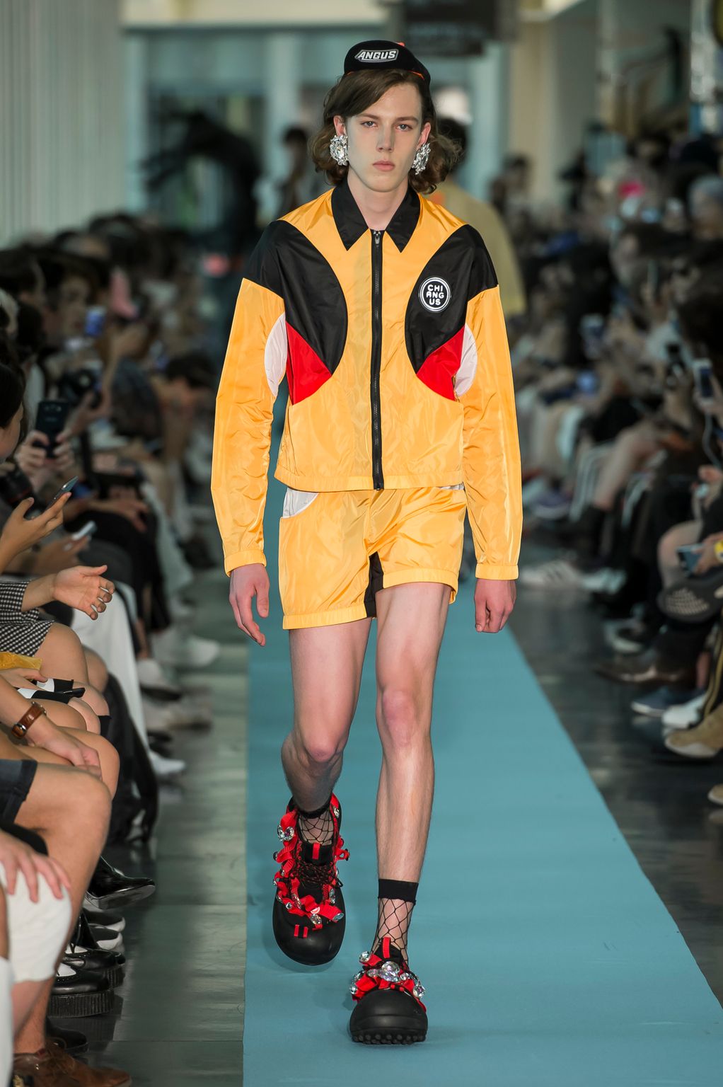Fashion Week Paris Spring/Summer 2018 look 10 from the Angus Chiang collection 男装