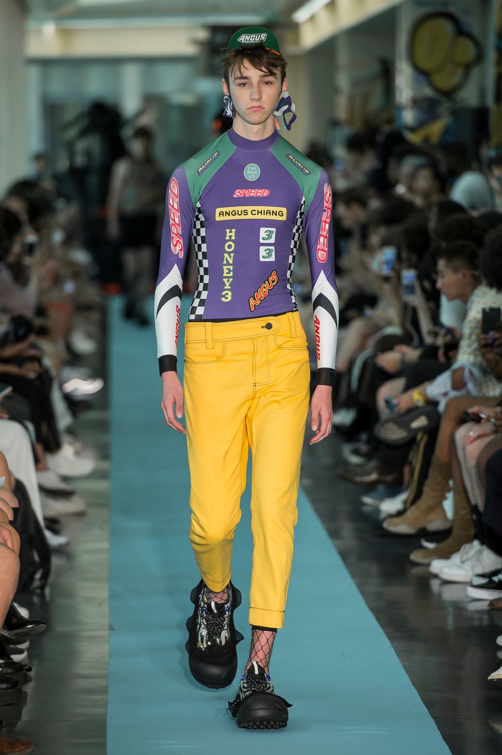 Fashion Week Paris Spring/Summer 2018 look 16 from the Angus Chiang collection 男装
