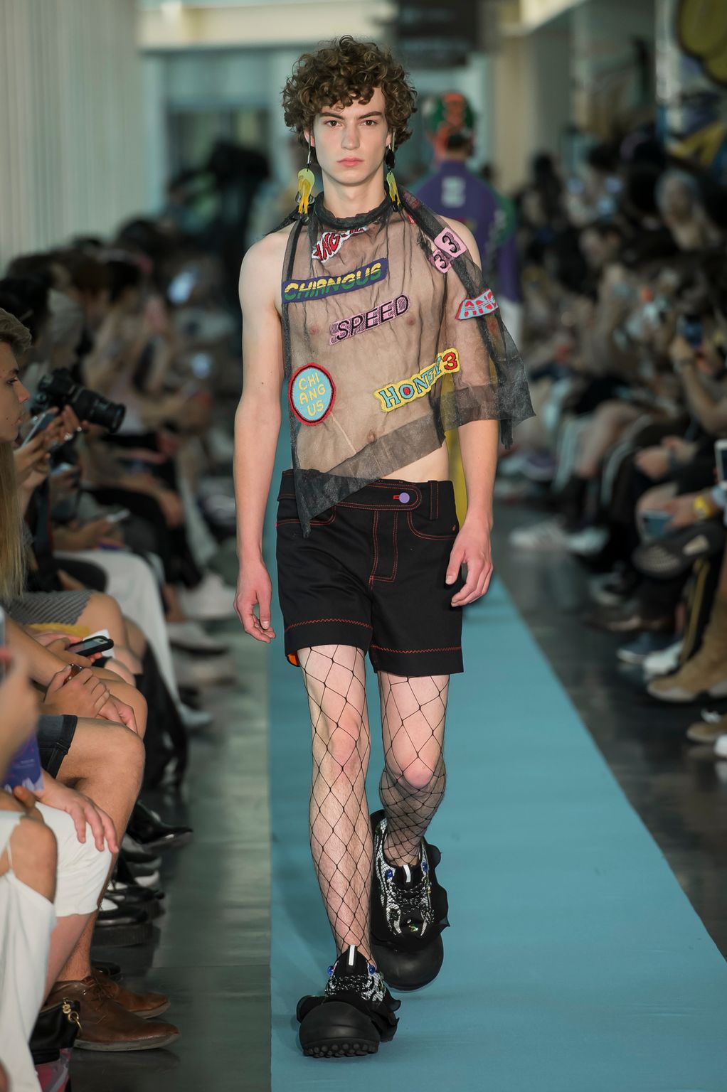 Fashion Week Paris Spring/Summer 2018 look 17 from the Angus Chiang collection 男装