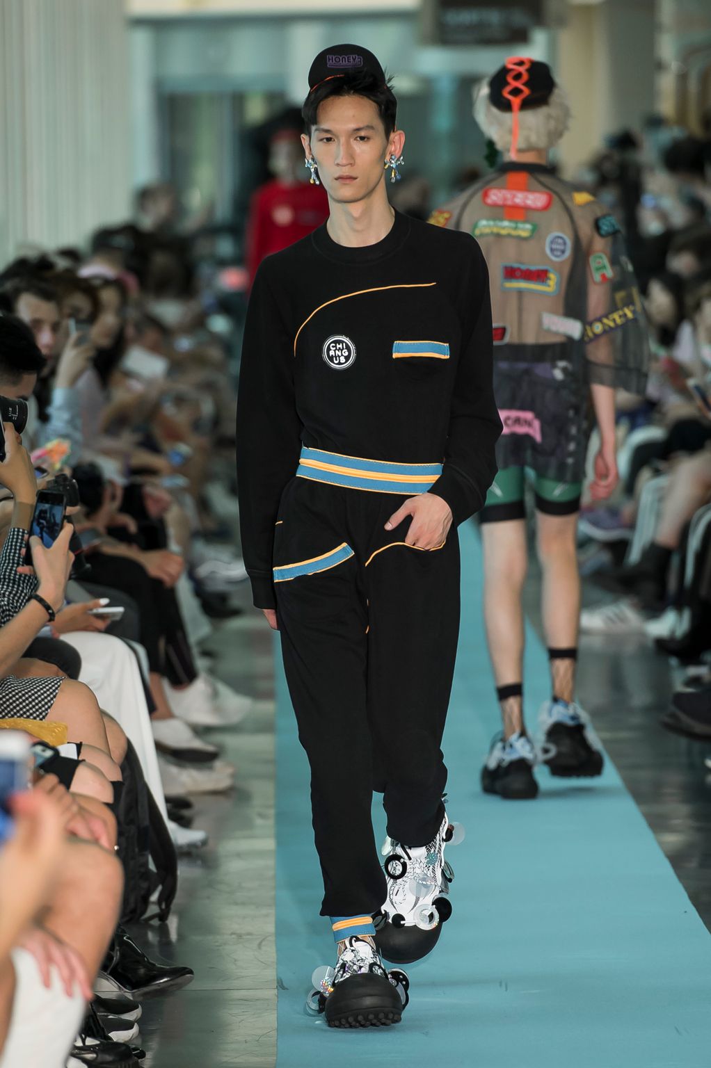 Fashion Week Paris Spring/Summer 2018 look 21 from the Angus Chiang collection menswear