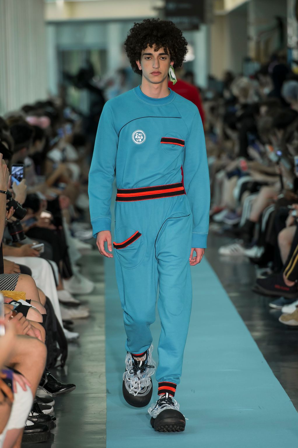 Fashion Week Paris Spring/Summer 2018 look 23 from the Angus Chiang collection 男装