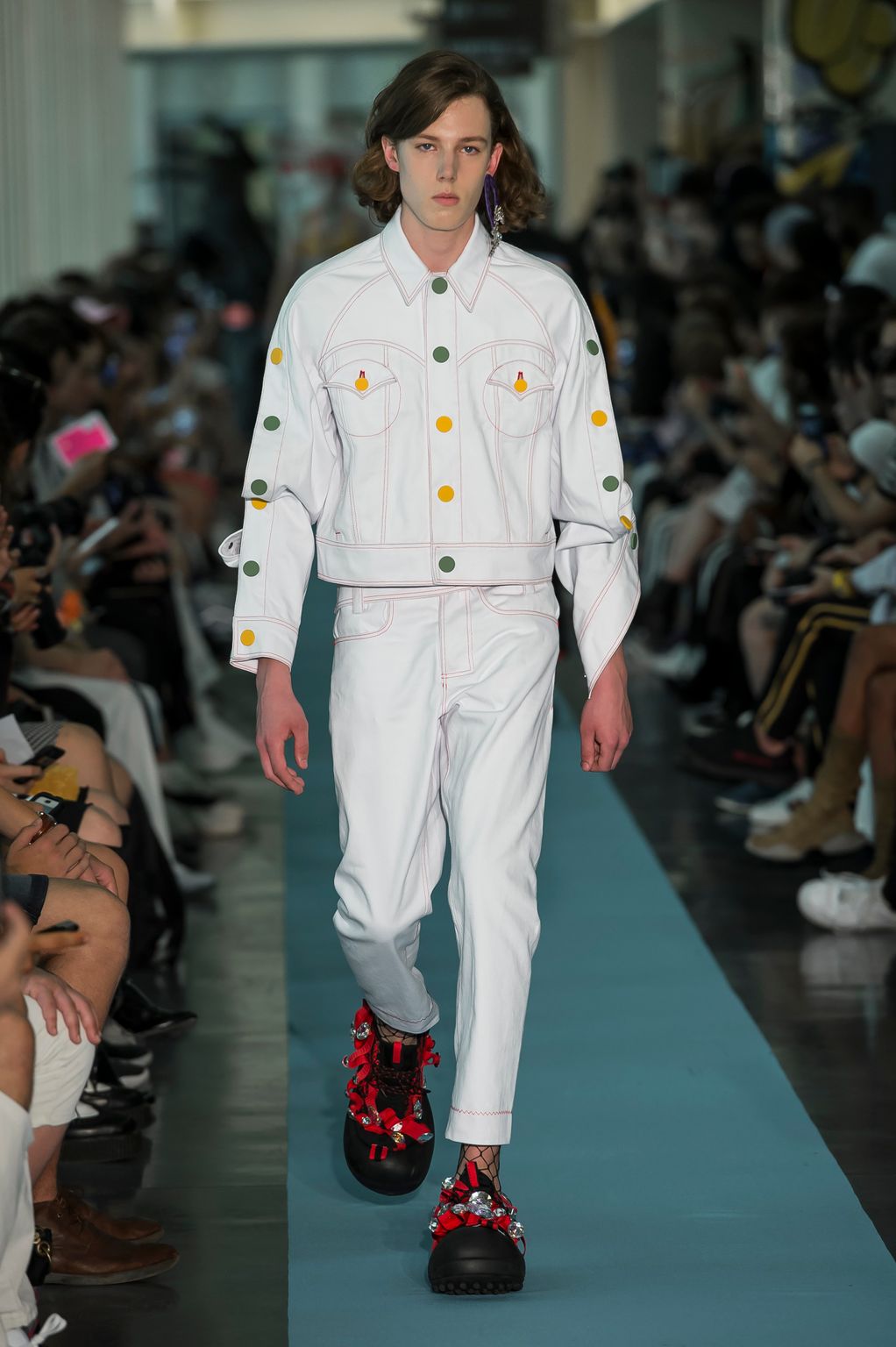 Fashion Week Paris Spring/Summer 2018 look 26 from the Angus Chiang collection menswear