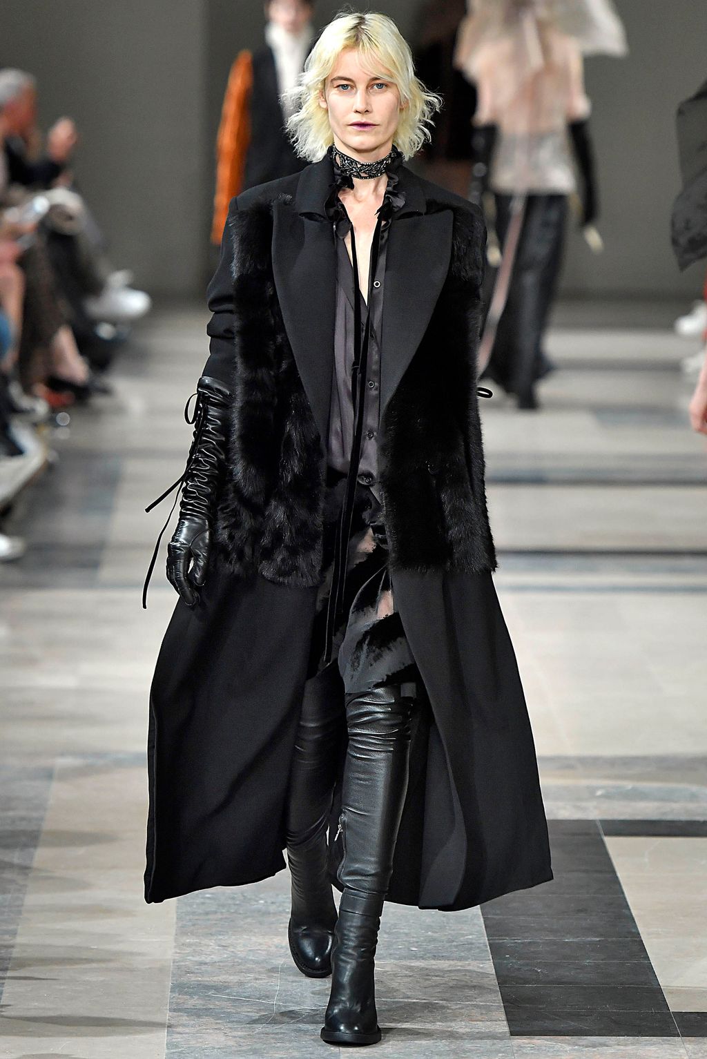Fashion Week Paris Fall/Winter 2017 look 31 from the Ann Demeulemeester collection womenswear
