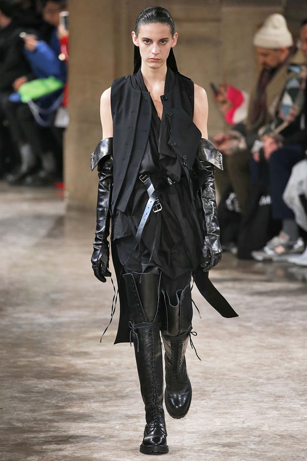 Fashion Week Paris Fall/Winter 2018 look 3 from the Ann Demeulemeester collection womenswear
