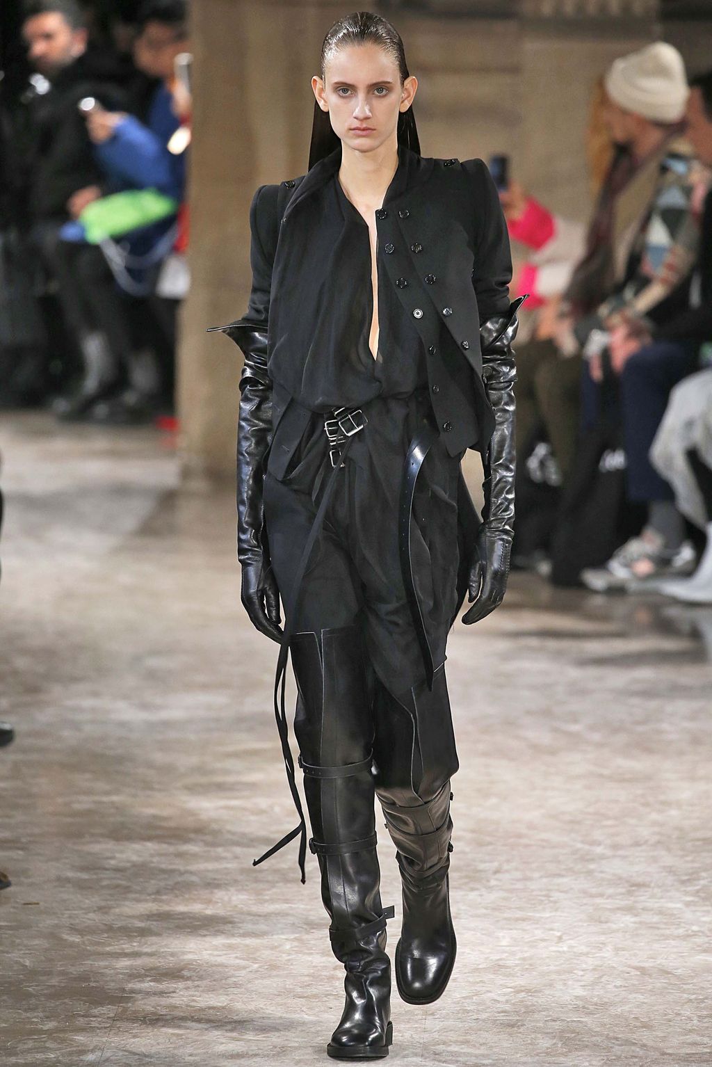 Fashion Week Paris Fall/Winter 2018 look 4 from the Ann Demeulemeester collection womenswear