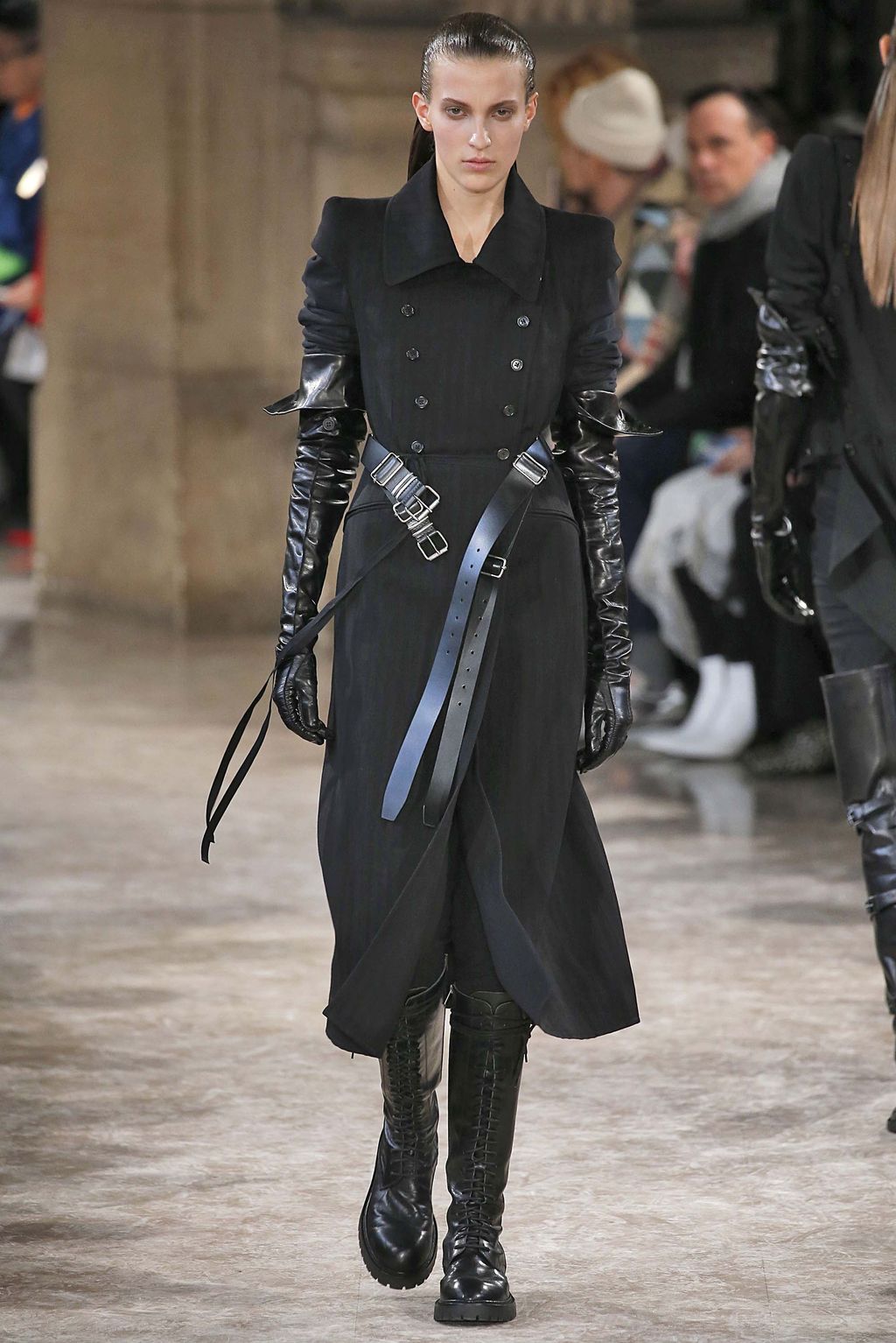 Fashion Week Paris Fall/Winter 2018 look 5 from the Ann Demeulemeester collection womenswear