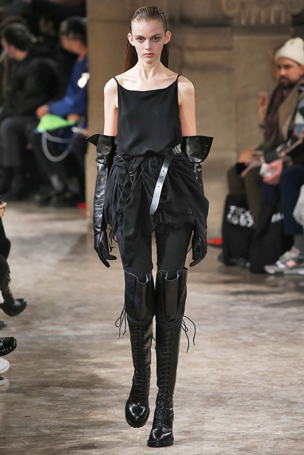 Fashion Week Paris Fall/Winter 2018 look 19 from the Ann Demeulemeester collection womenswear