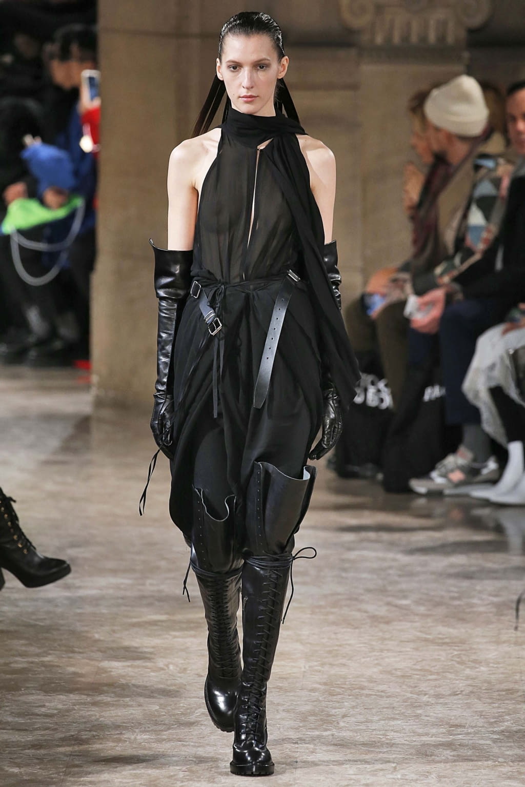 Fashion Week Paris Fall/Winter 2018 look 20 from the Ann Demeulemeester collection womenswear
