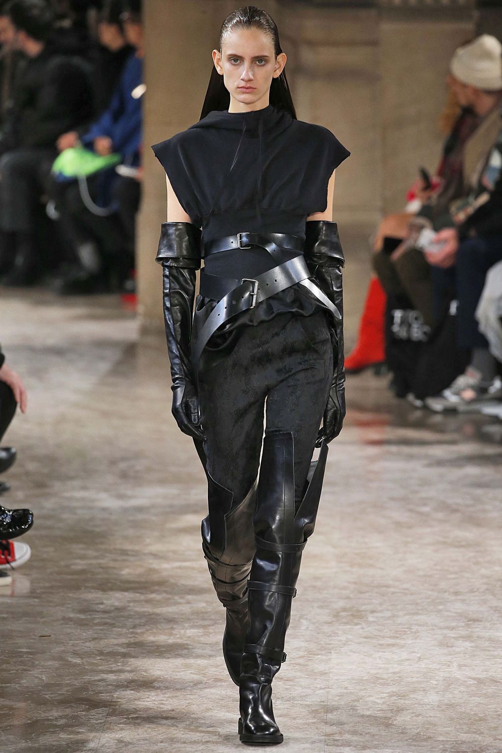 Fashion Week Paris Fall/Winter 2018 look 39 from the Ann Demeulemeester collection 女装