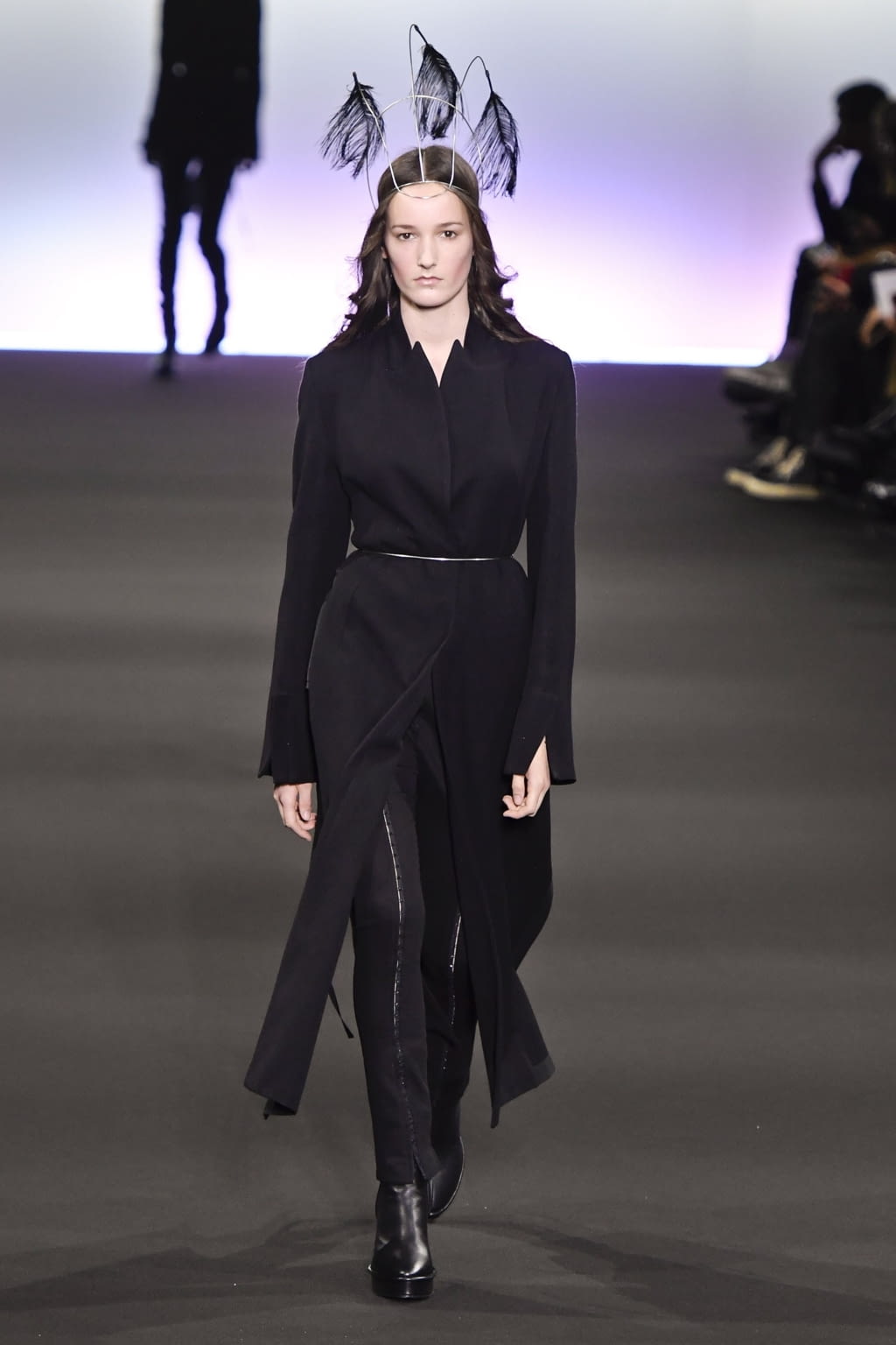 Fashion Week Paris Fall/Winter 2020 look 2 from the Ann Demeulemeester collection womenswear